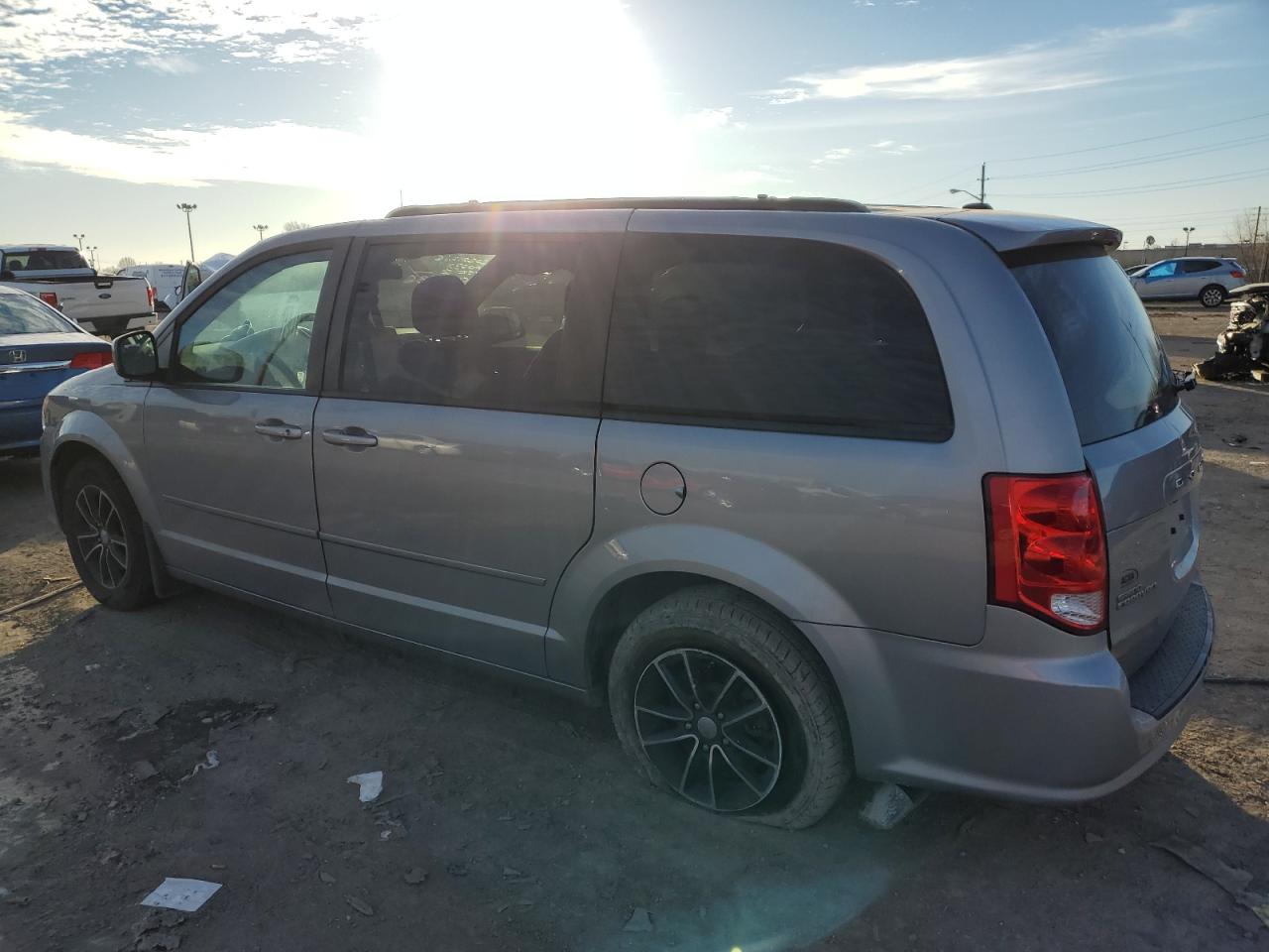 Photo 1 VIN: 2C4RDGBG7HR843936 - DODGE CARAVAN 