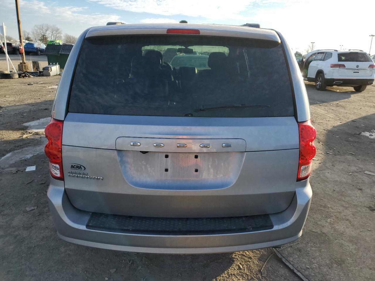 Photo 5 VIN: 2C4RDGBG7HR843936 - DODGE CARAVAN 