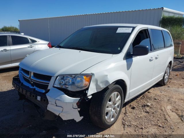 Photo 1 VIN: 2C4RDGBG7JR143498 - DODGE GRAND CARAVAN 