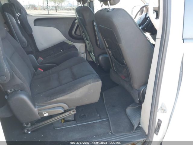 Photo 7 VIN: 2C4RDGBG7JR143498 - DODGE GRAND CARAVAN 