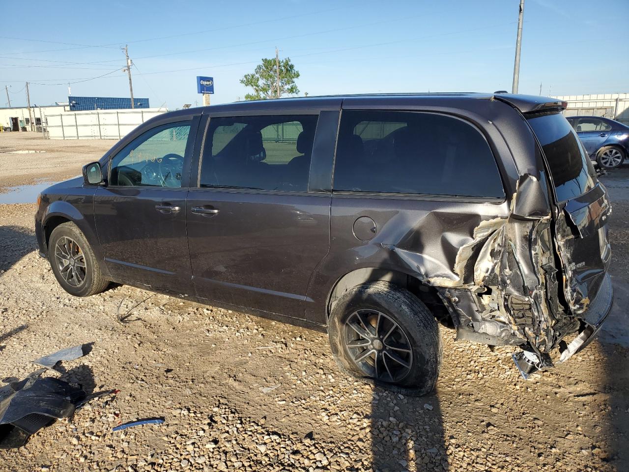 Photo 1 VIN: 2C4RDGBG7JR200072 - DODGE CARAVAN 