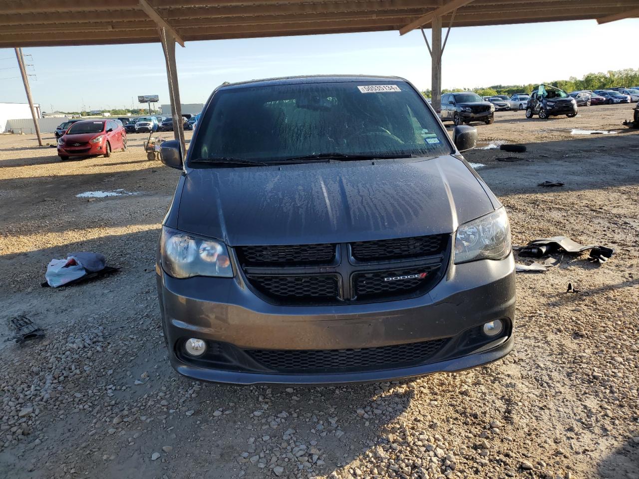 Photo 4 VIN: 2C4RDGBG7JR200072 - DODGE CARAVAN 