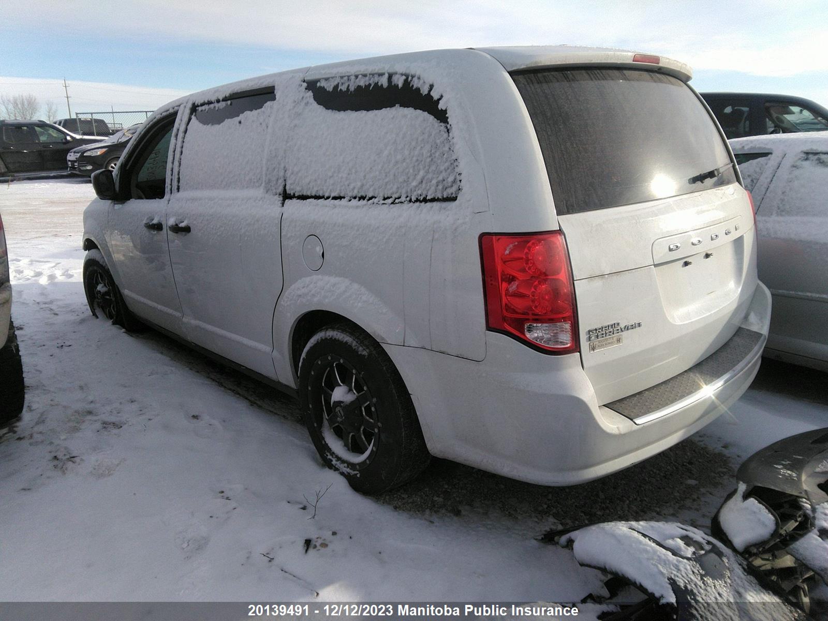 Photo 2 VIN: 2C4RDGBG7JR275919 - DODGE CARAVAN 