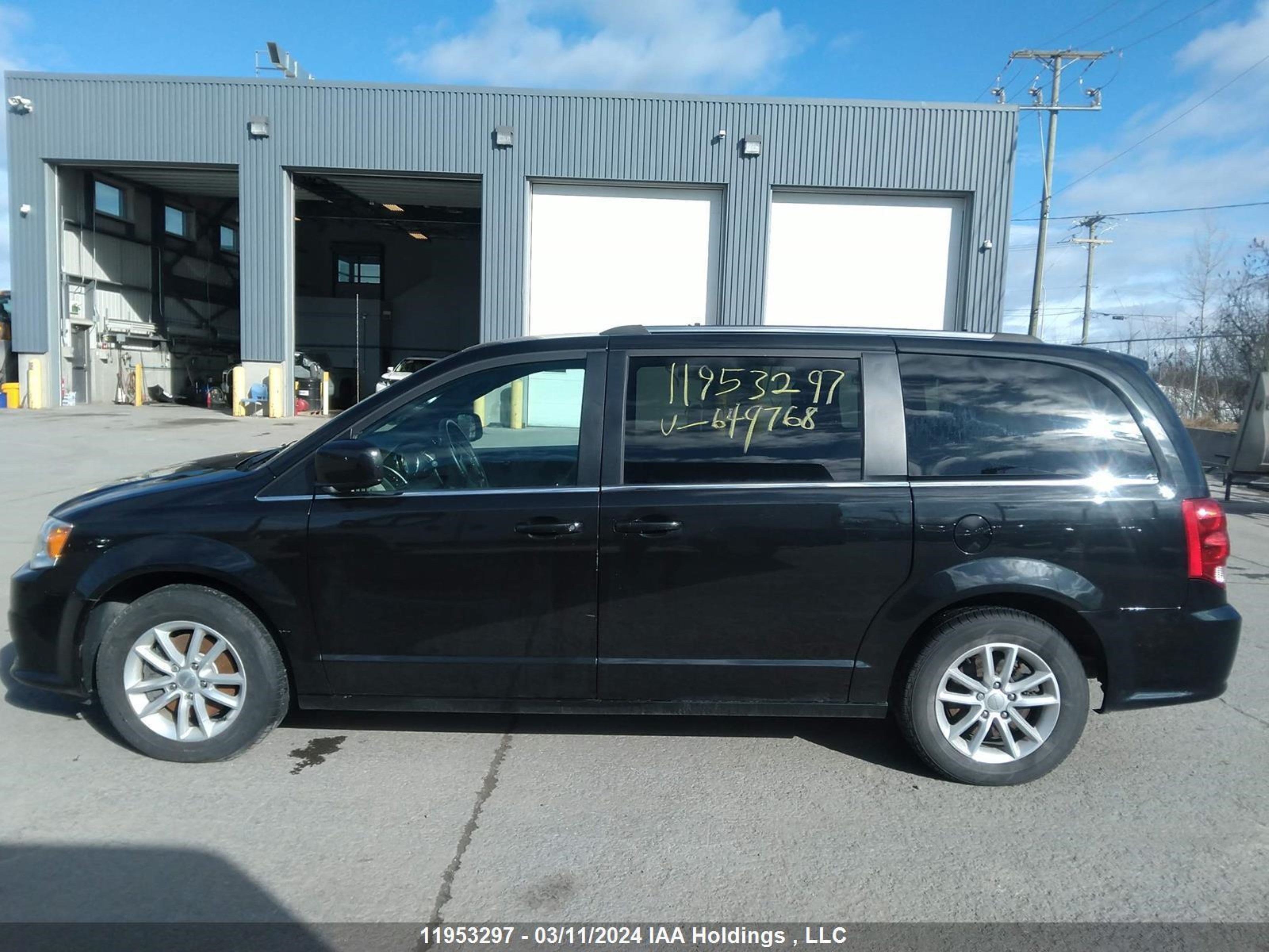 Photo 14 VIN: 2C4RDGBG7KR649768 - DODGE CARAVAN 