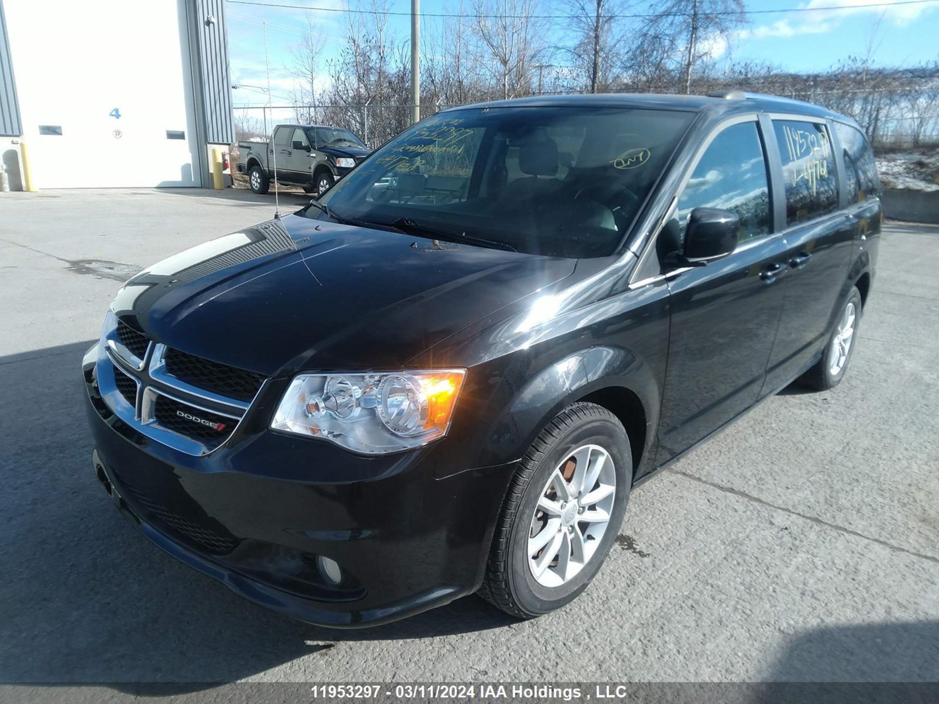 Photo 5 VIN: 2C4RDGBG7KR649768 - DODGE CARAVAN 