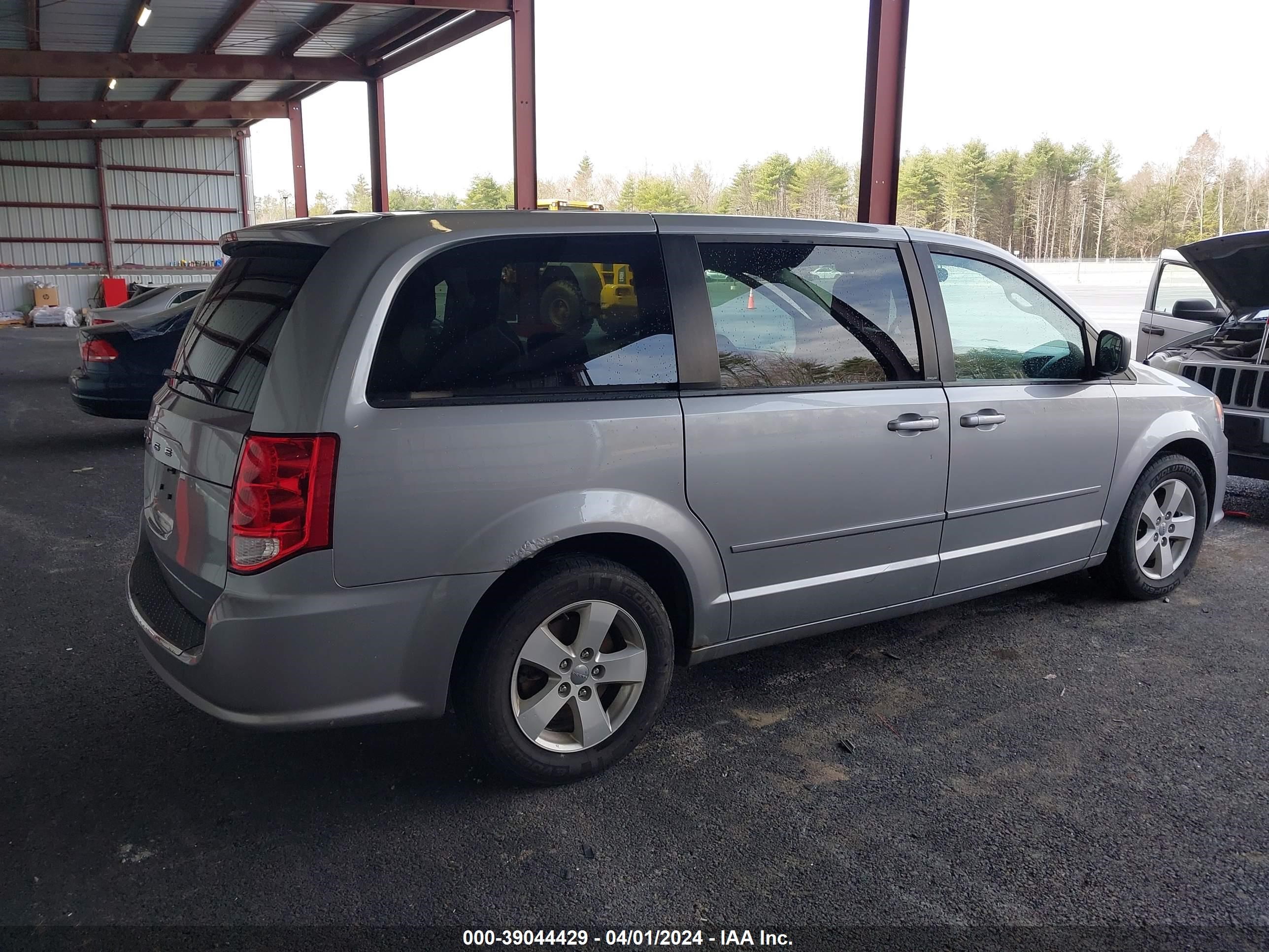 Photo 3 VIN: 2C4RDGBG8DR612800 - DODGE CARAVAN 