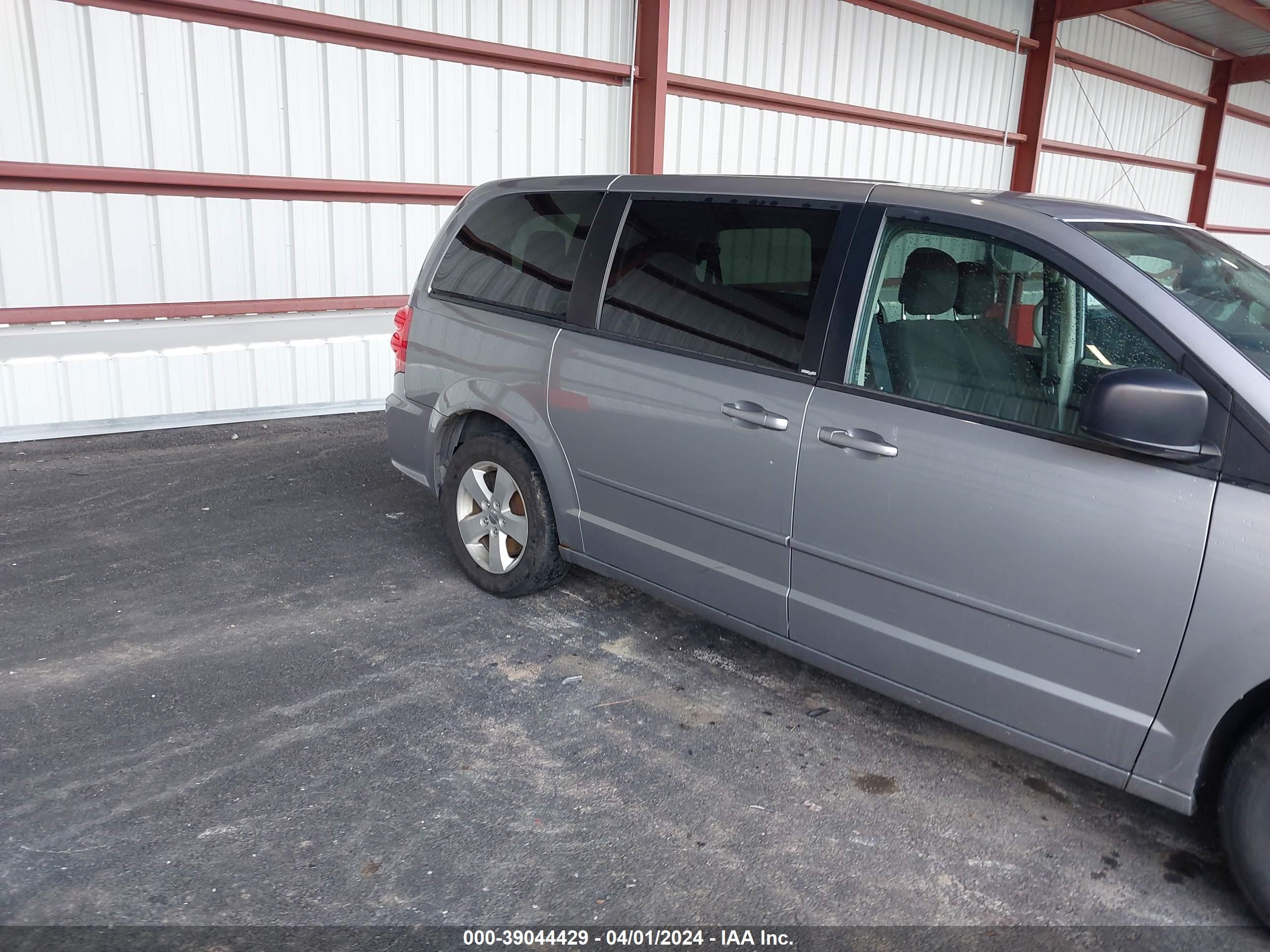 Photo 5 VIN: 2C4RDGBG8DR612800 - DODGE CARAVAN 