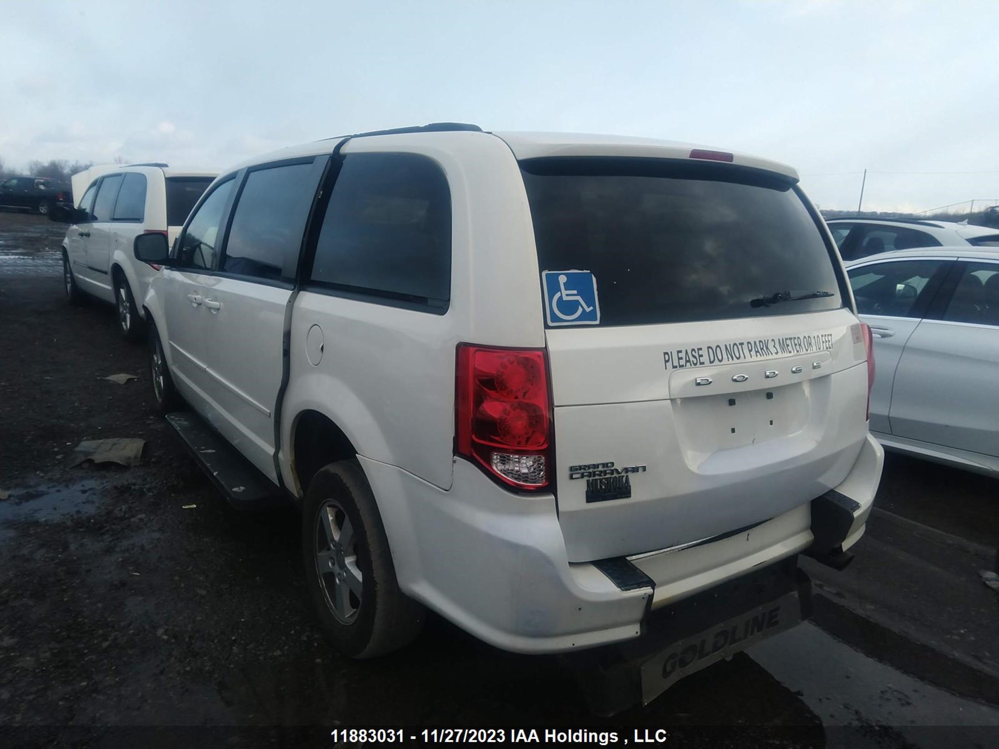 Photo 2 VIN: 2C4RDGBG8DR672656 - DODGE CARAVAN 