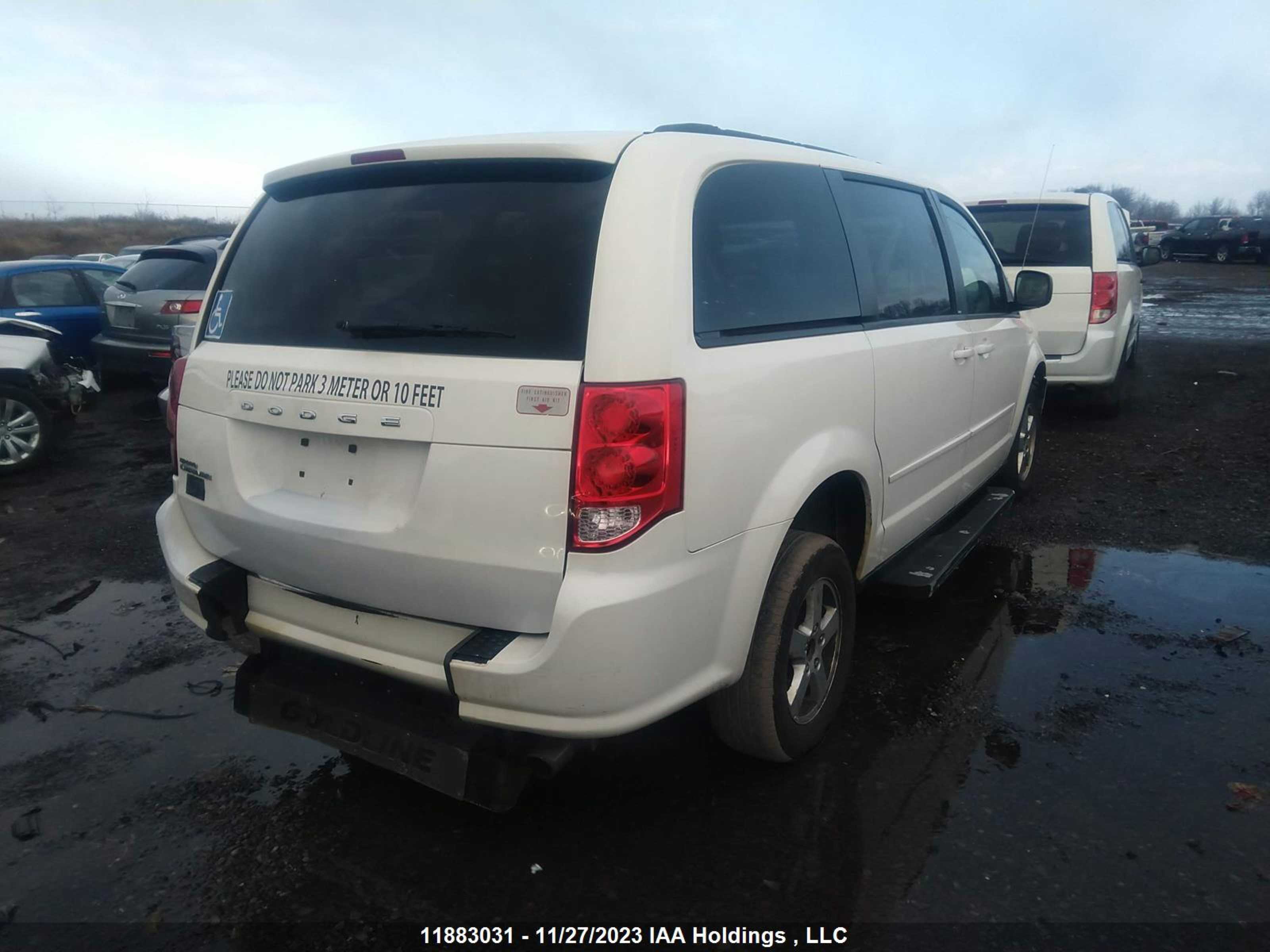 Photo 3 VIN: 2C4RDGBG8DR672656 - DODGE CARAVAN 