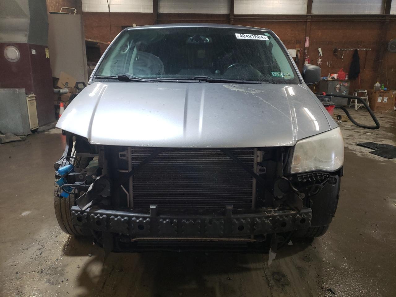 Photo 4 VIN: 2C4RDGBG8DR695094 - DODGE CARAVAN 