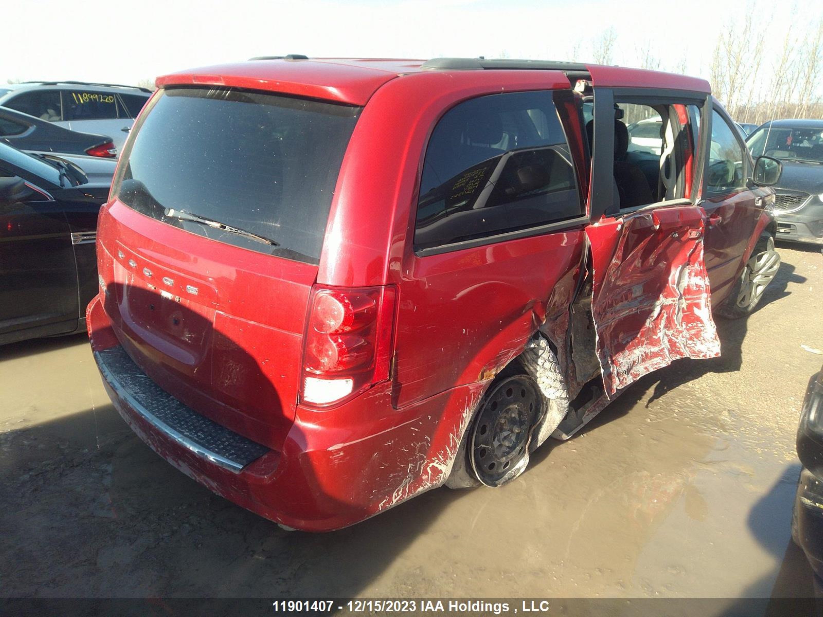 Photo 3 VIN: 2C4RDGBG8DR761465 - DODGE CARAVAN 