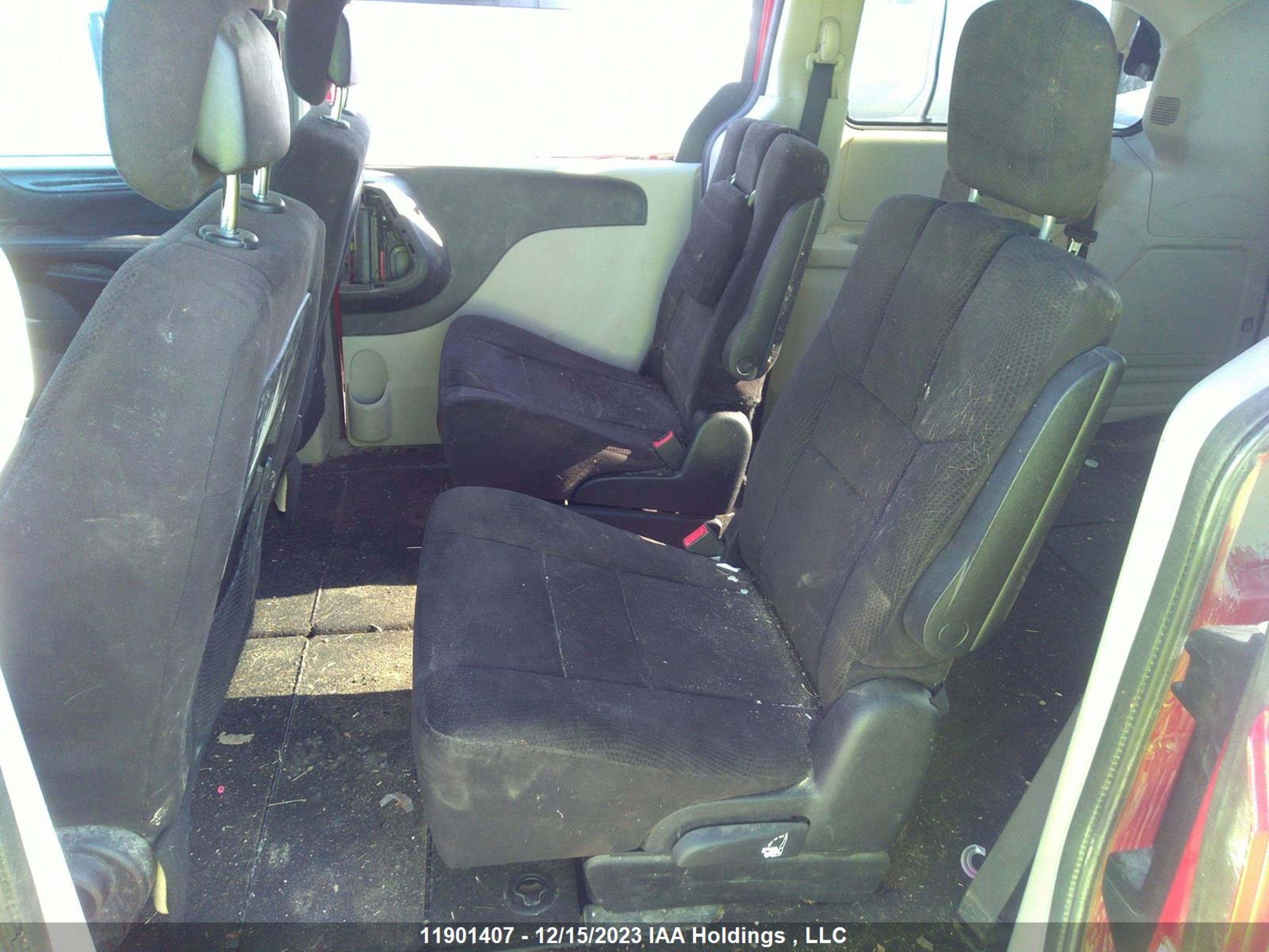 Photo 7 VIN: 2C4RDGBG8DR761465 - DODGE CARAVAN 