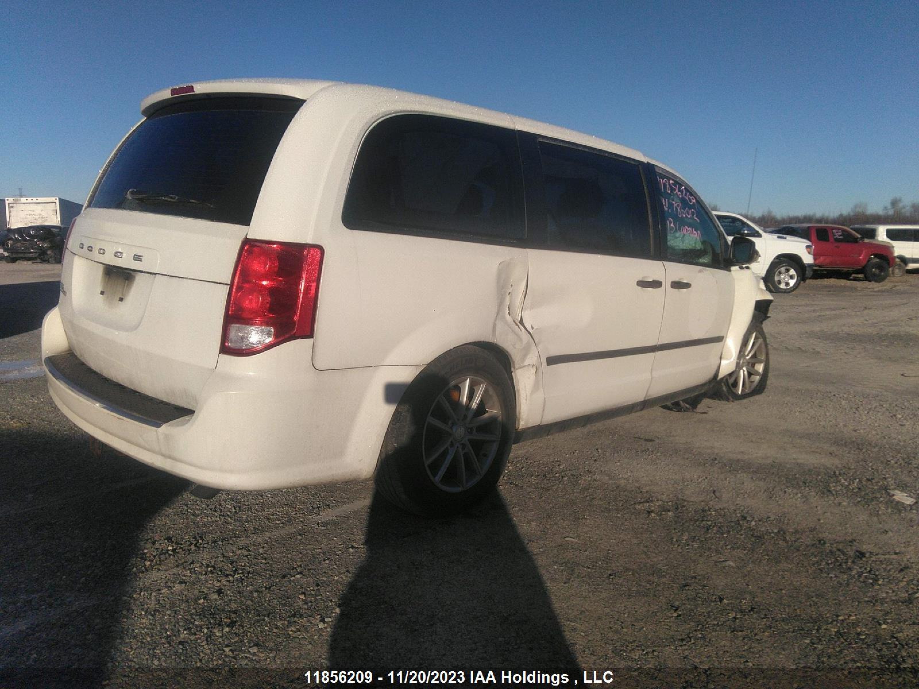 Photo 3 VIN: 2C4RDGBG8DR786012 - DODGE CARAVAN 