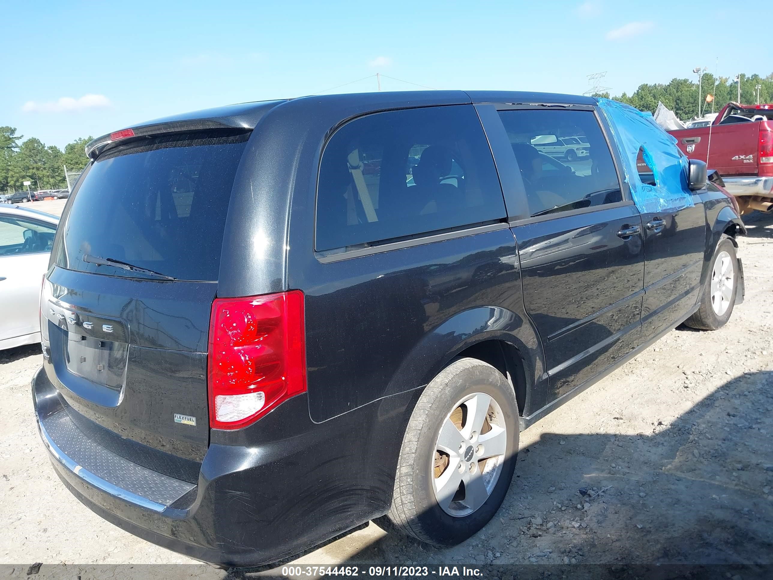 Photo 3 VIN: 2C4RDGBG8DR788665 - DODGE CARAVAN 