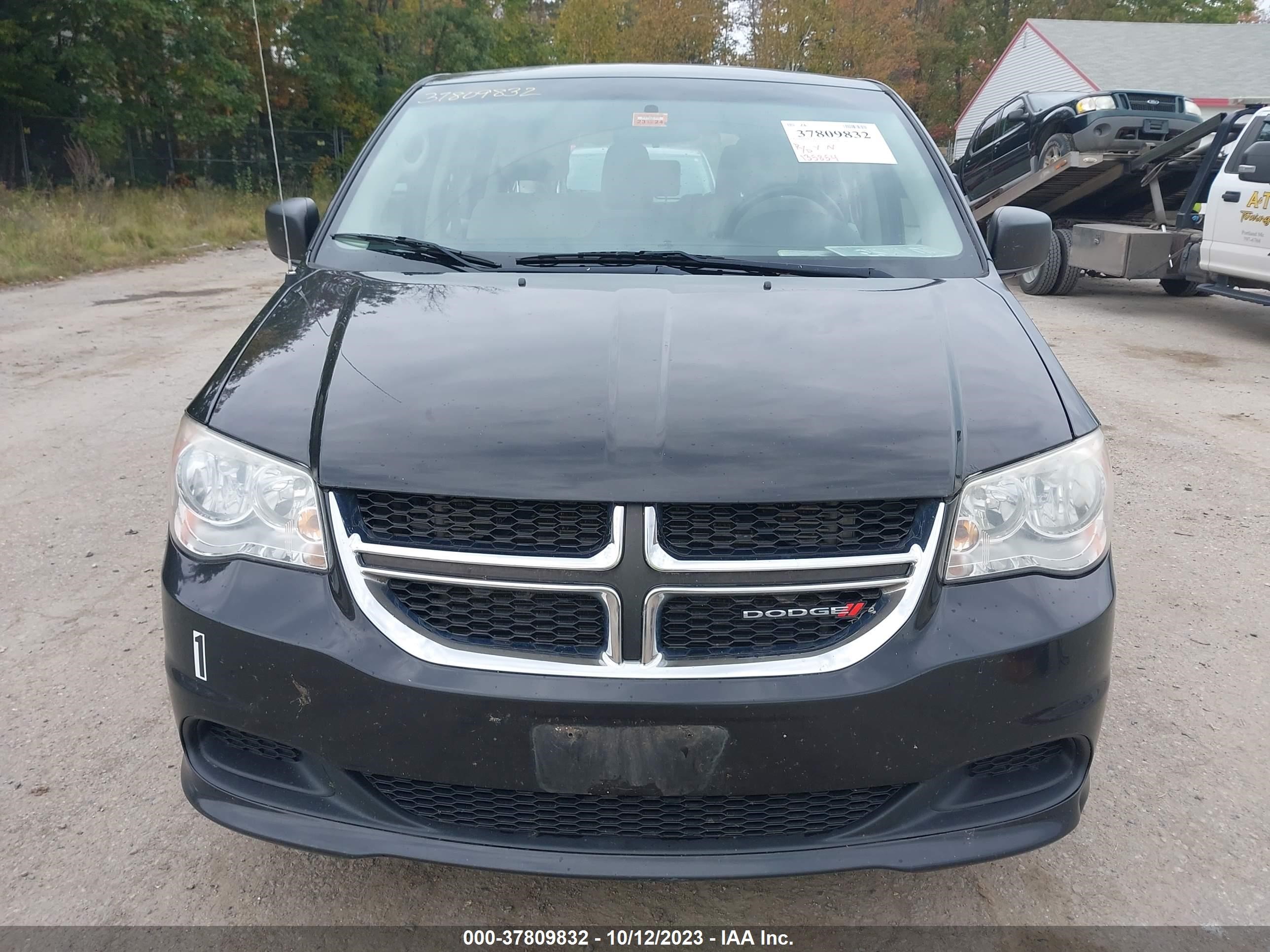 Photo 11 VIN: 2C4RDGBG8ER416891 - DODGE CARAVAN 