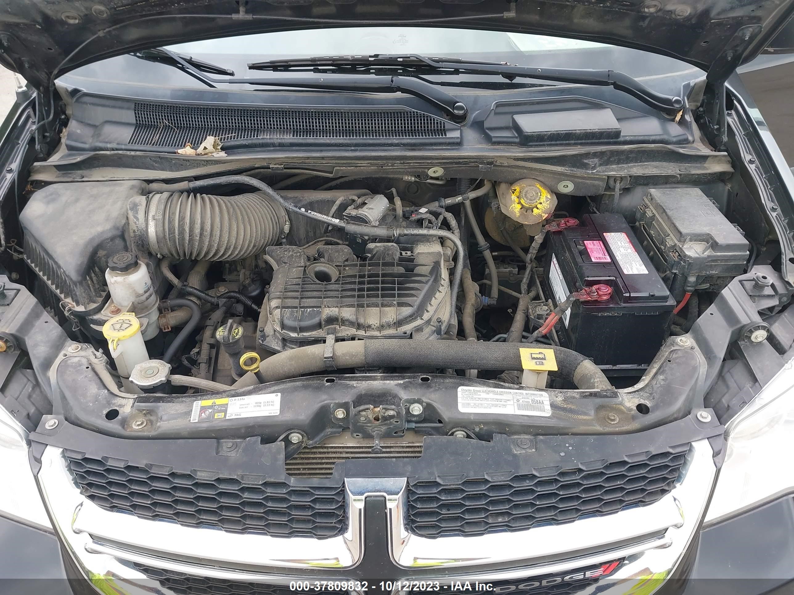 Photo 9 VIN: 2C4RDGBG8ER416891 - DODGE CARAVAN 