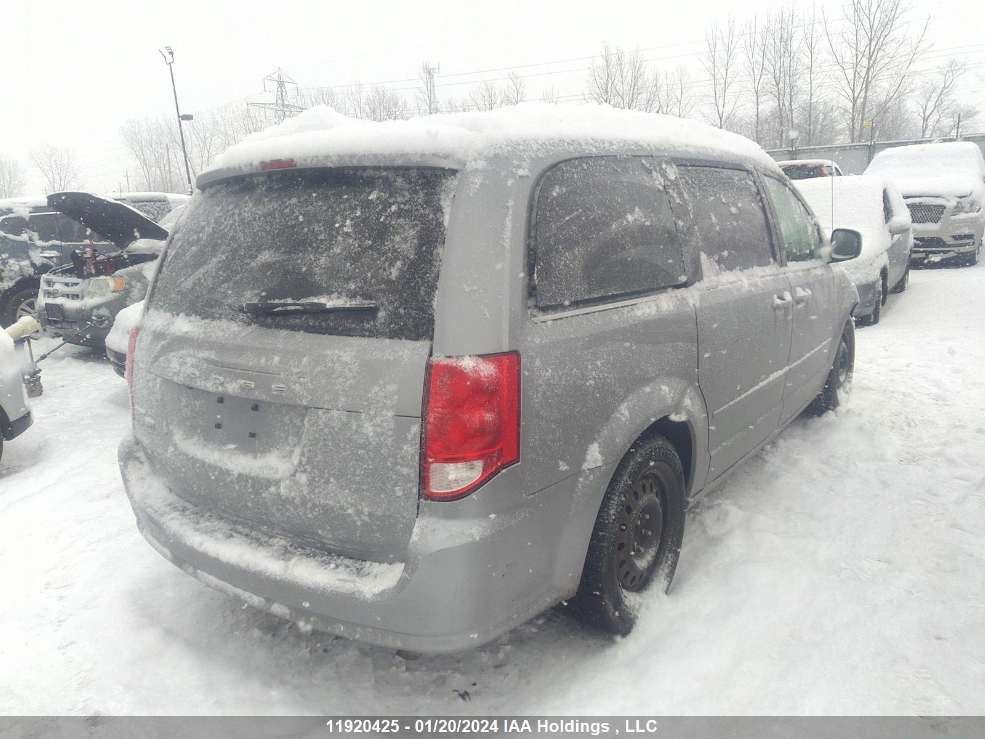 Photo 3 VIN: 2C4RDGBG8HR701692 - DODGE CARAVAN 