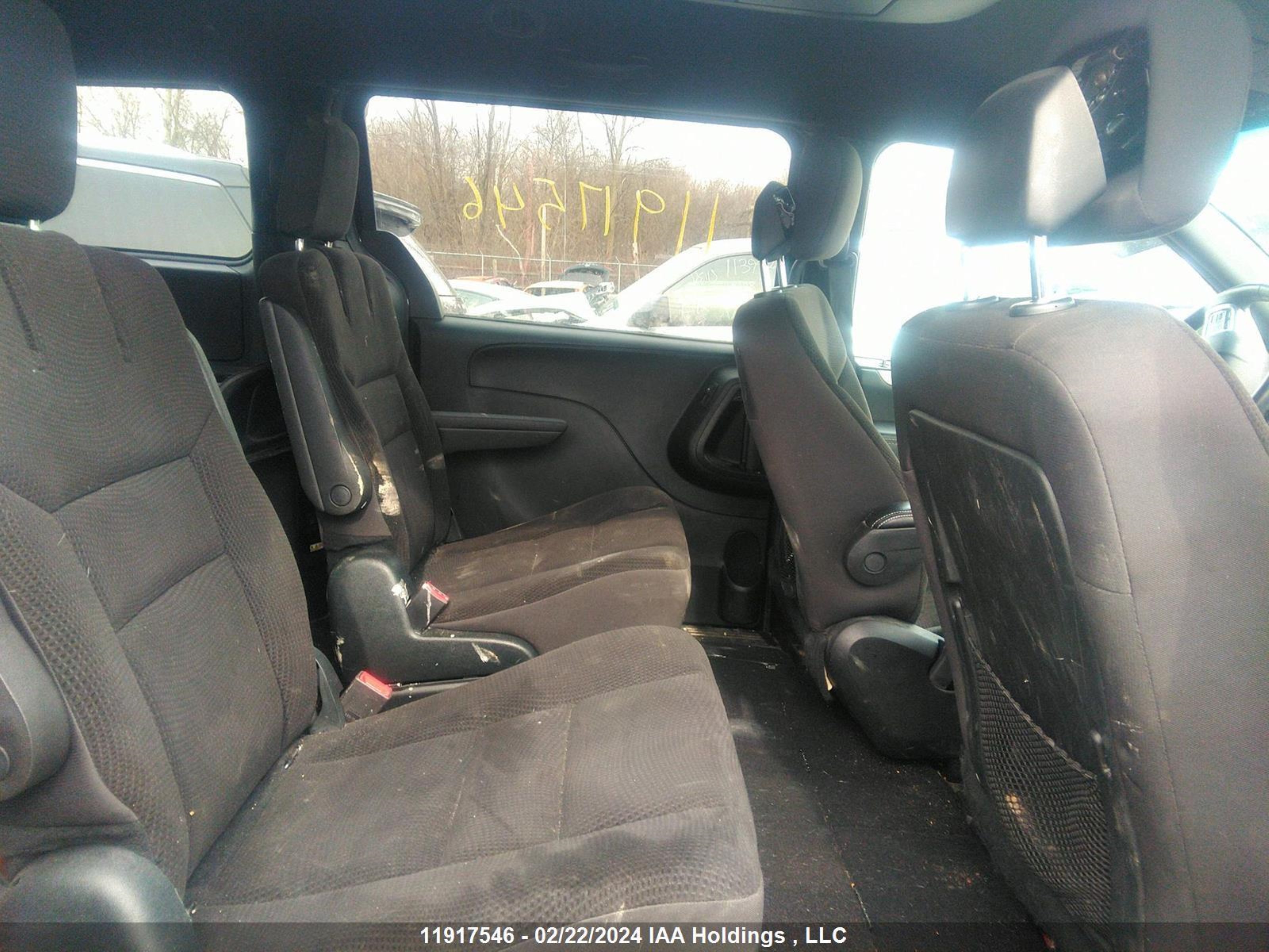 Photo 7 VIN: 2C4RDGBG8HR767417 - DODGE CARAVAN 