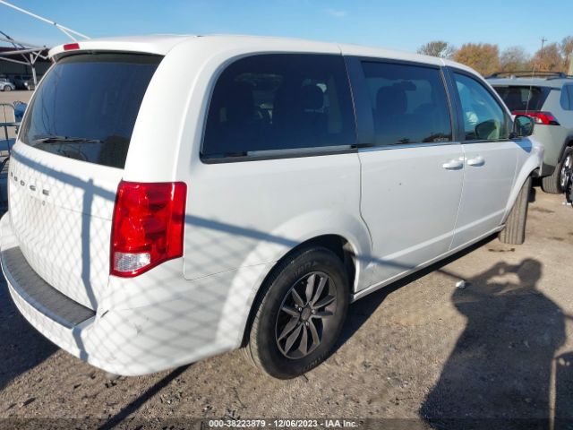 Photo 3 VIN: 2C4RDGBG8JR140948 - DODGE GRAND CARAVAN 