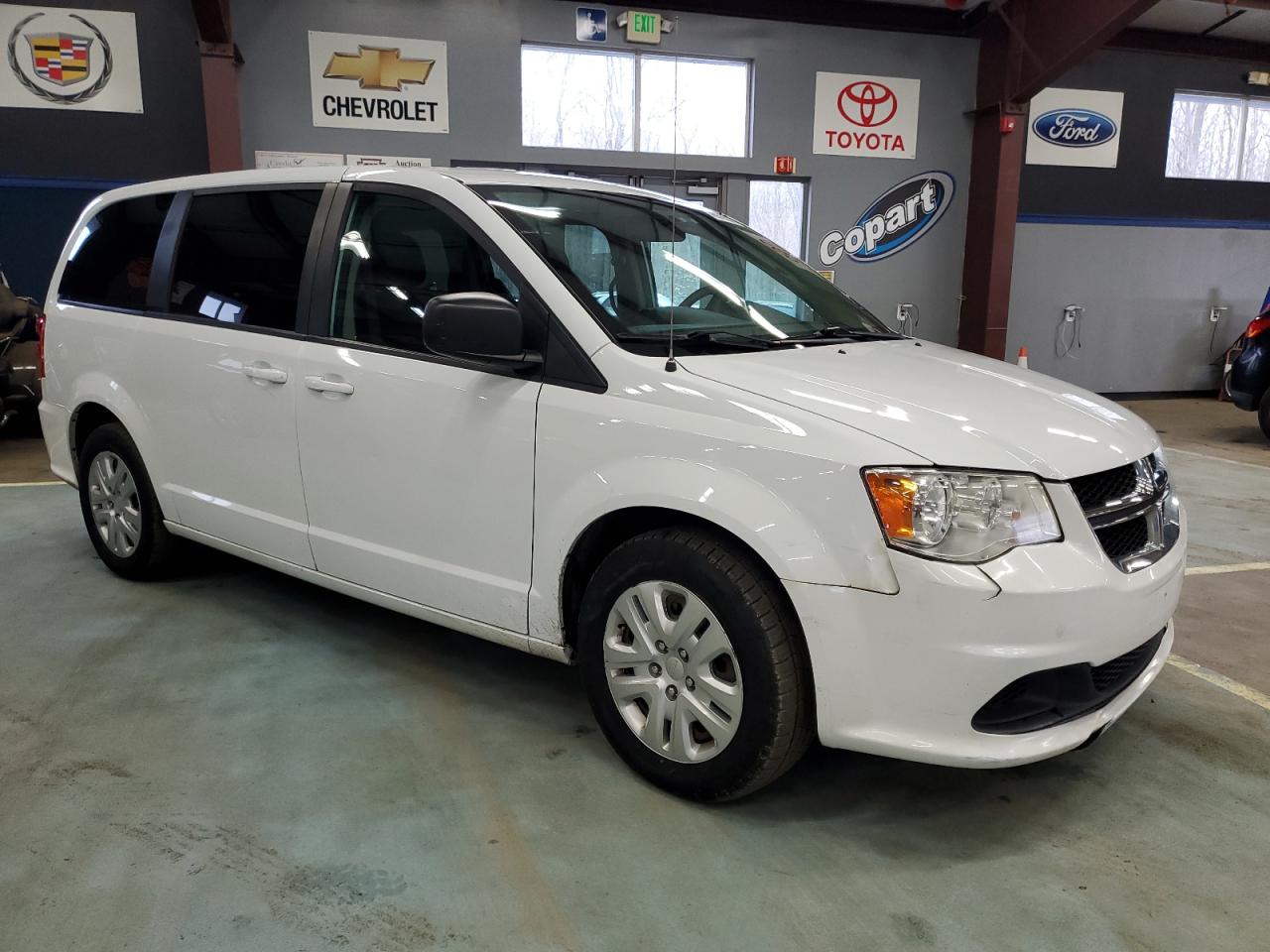 Photo 3 VIN: 2C4RDGBG8JR147897 - DODGE CARAVAN 