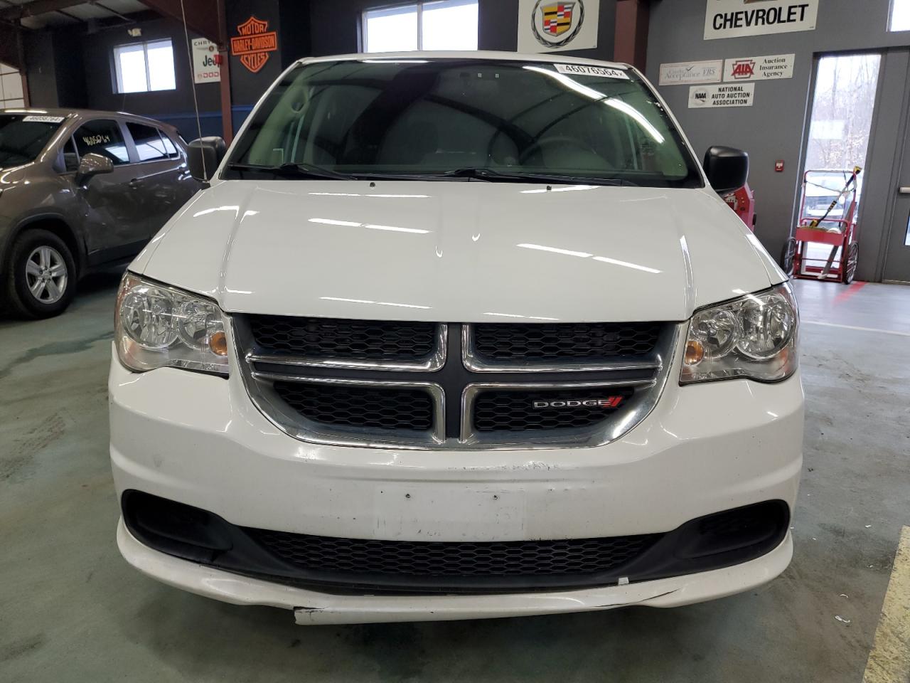 Photo 4 VIN: 2C4RDGBG8JR147897 - DODGE CARAVAN 