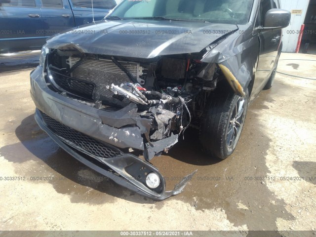 Photo 5 VIN: 2C4RDGBG8JR152713 - DODGE GRAND CARAVAN 