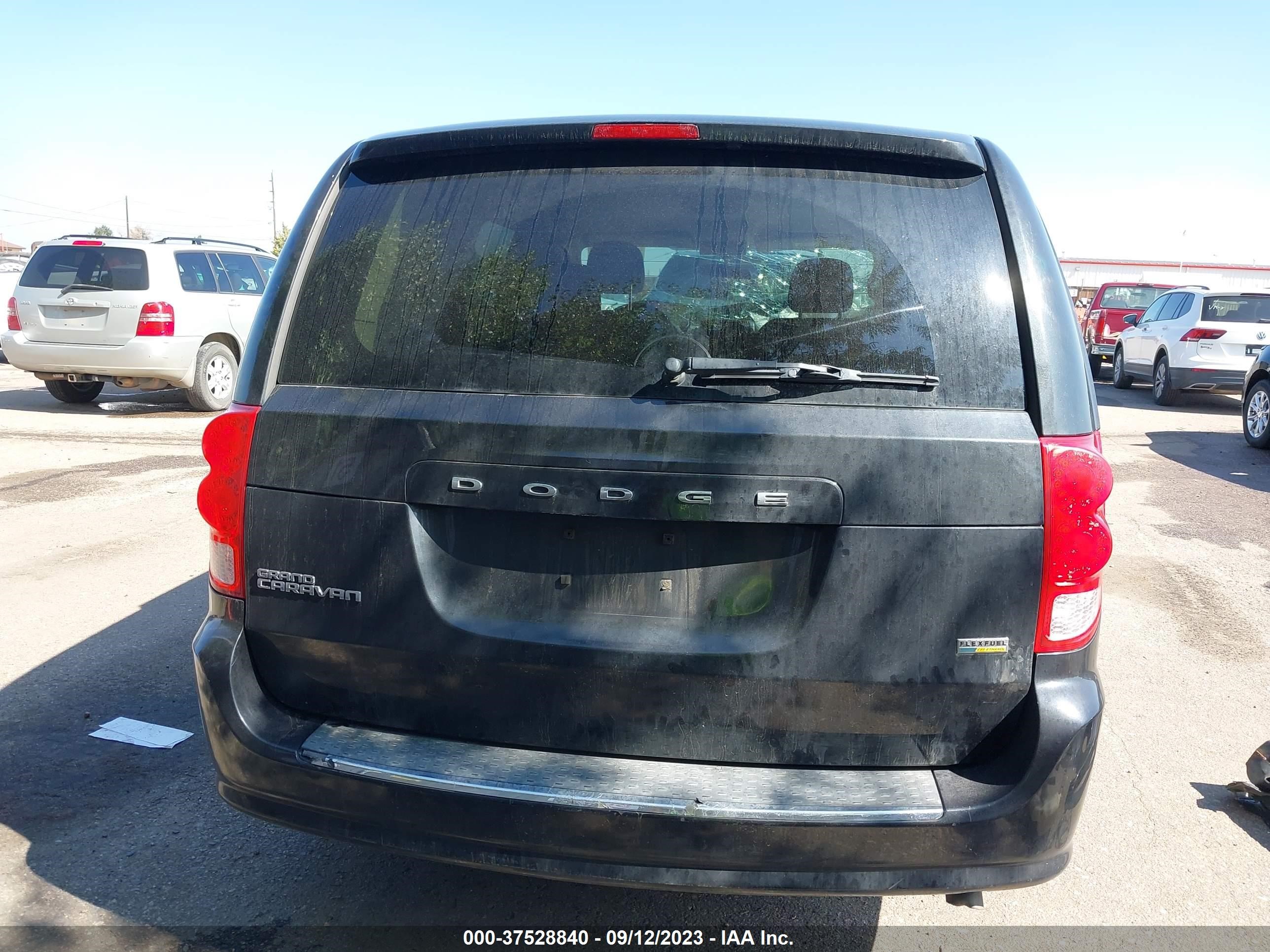 Photo 16 VIN: 2C4RDGBG9CR372851 - DODGE CARAVAN 