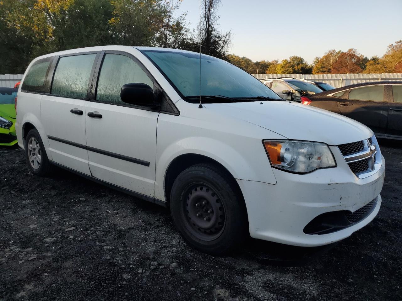 Photo 3 VIN: 2C4RDGBG9DR543776 - DODGE CARAVAN 