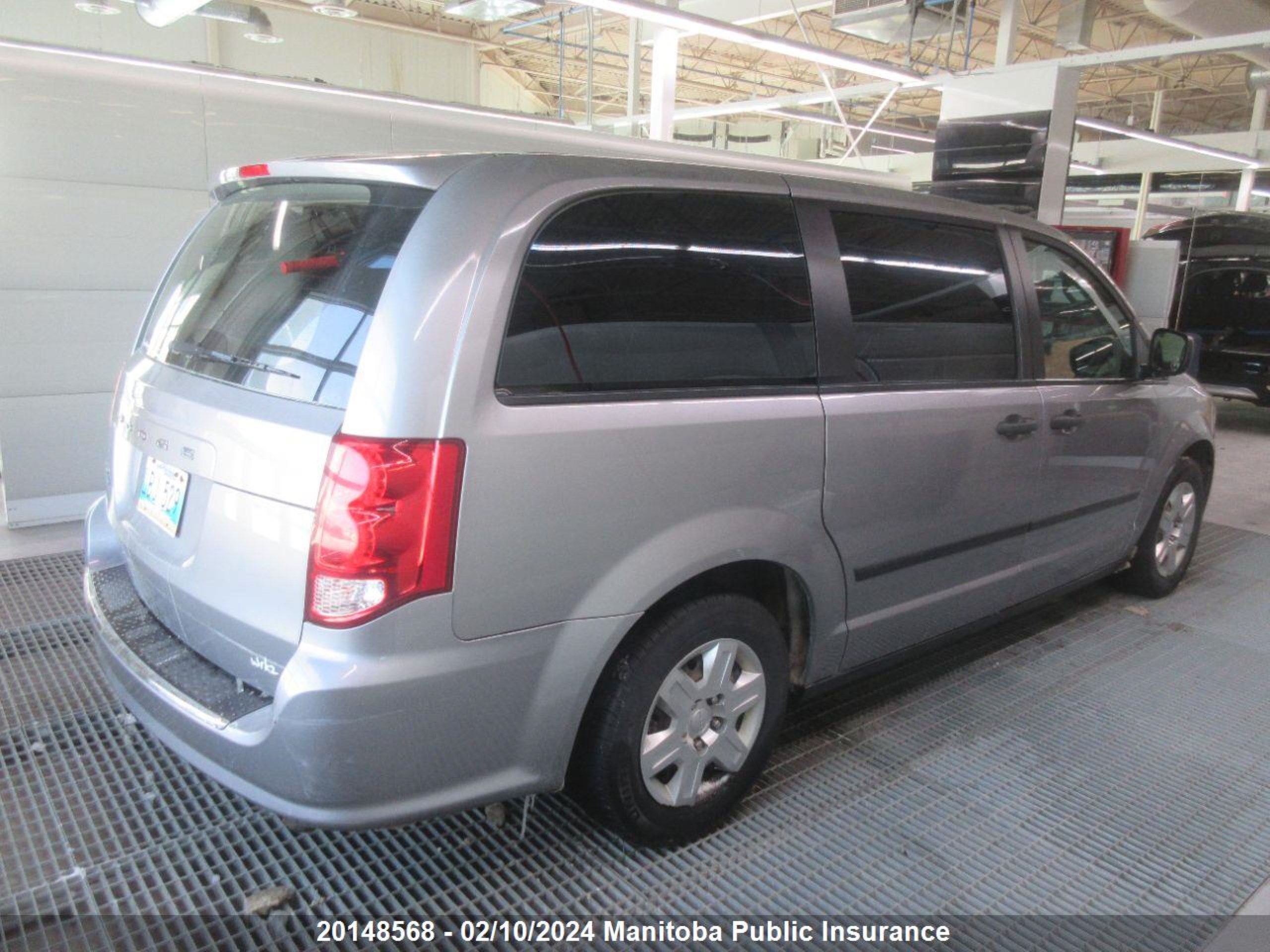 Photo 9 VIN: 2C4RDGBG9DR563283 - DODGE CARAVAN 