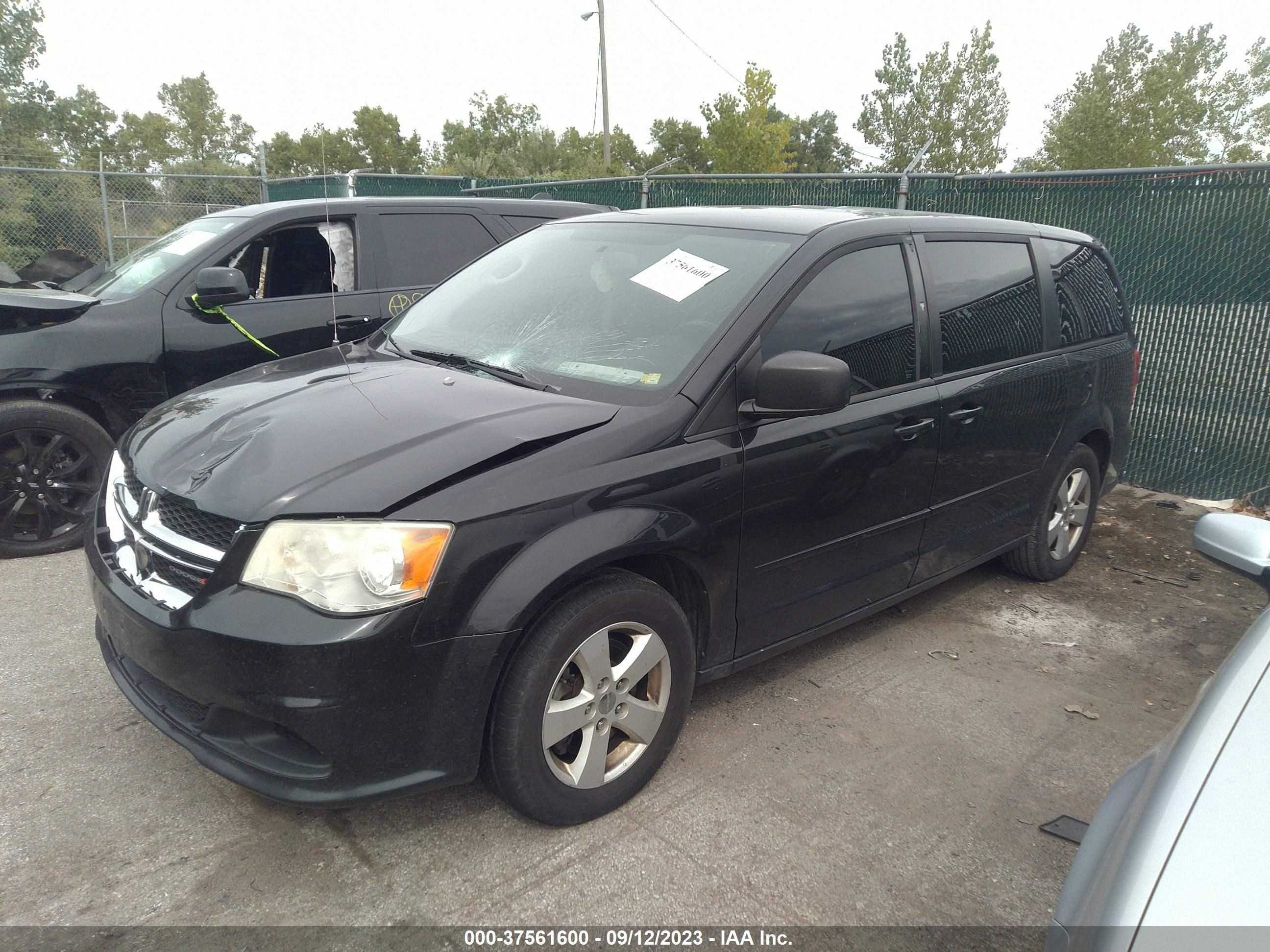 Photo 1 VIN: 2C4RDGBG9DR568399 - DODGE CARAVAN 