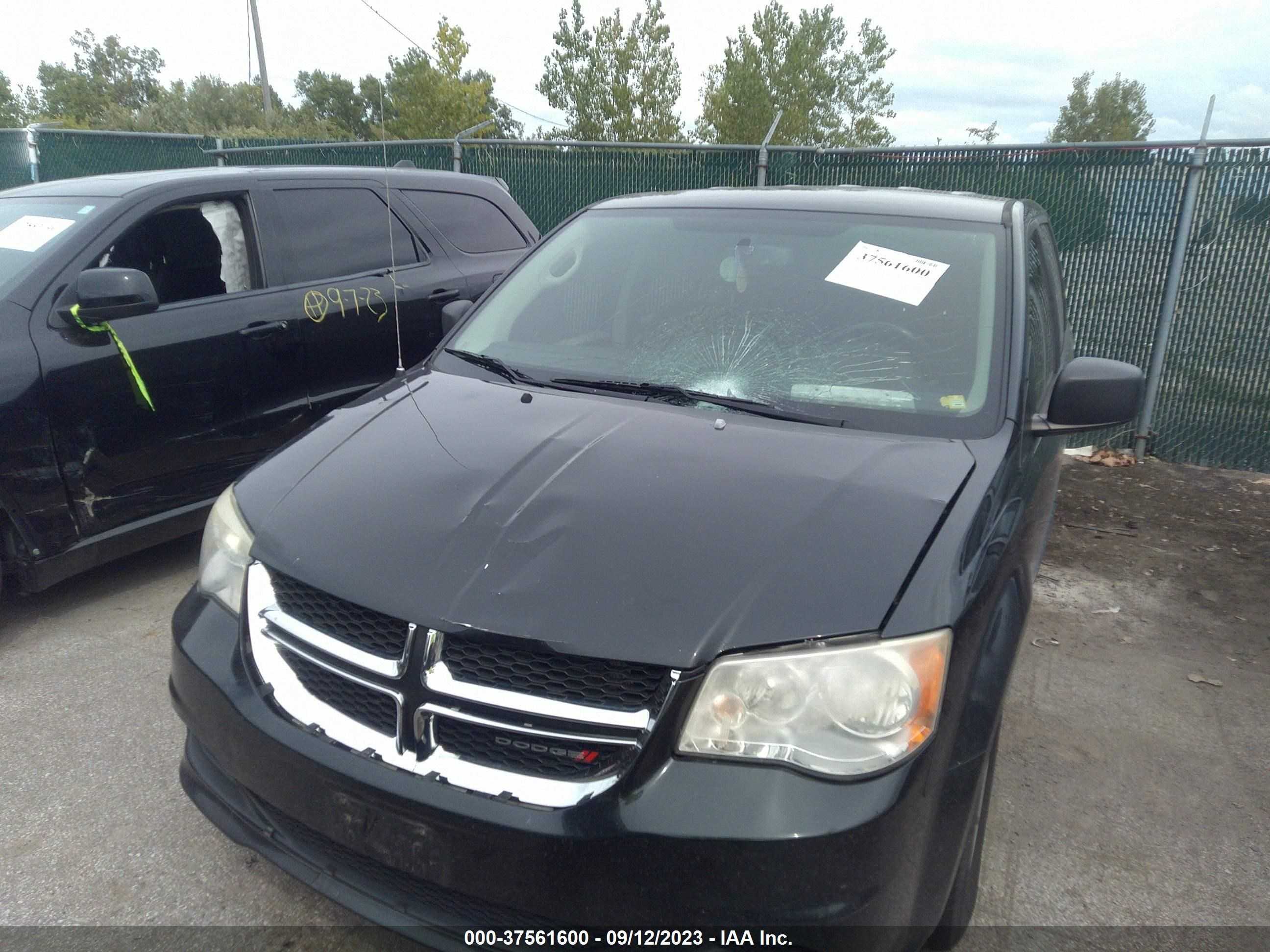 Photo 5 VIN: 2C4RDGBG9DR568399 - DODGE CARAVAN 