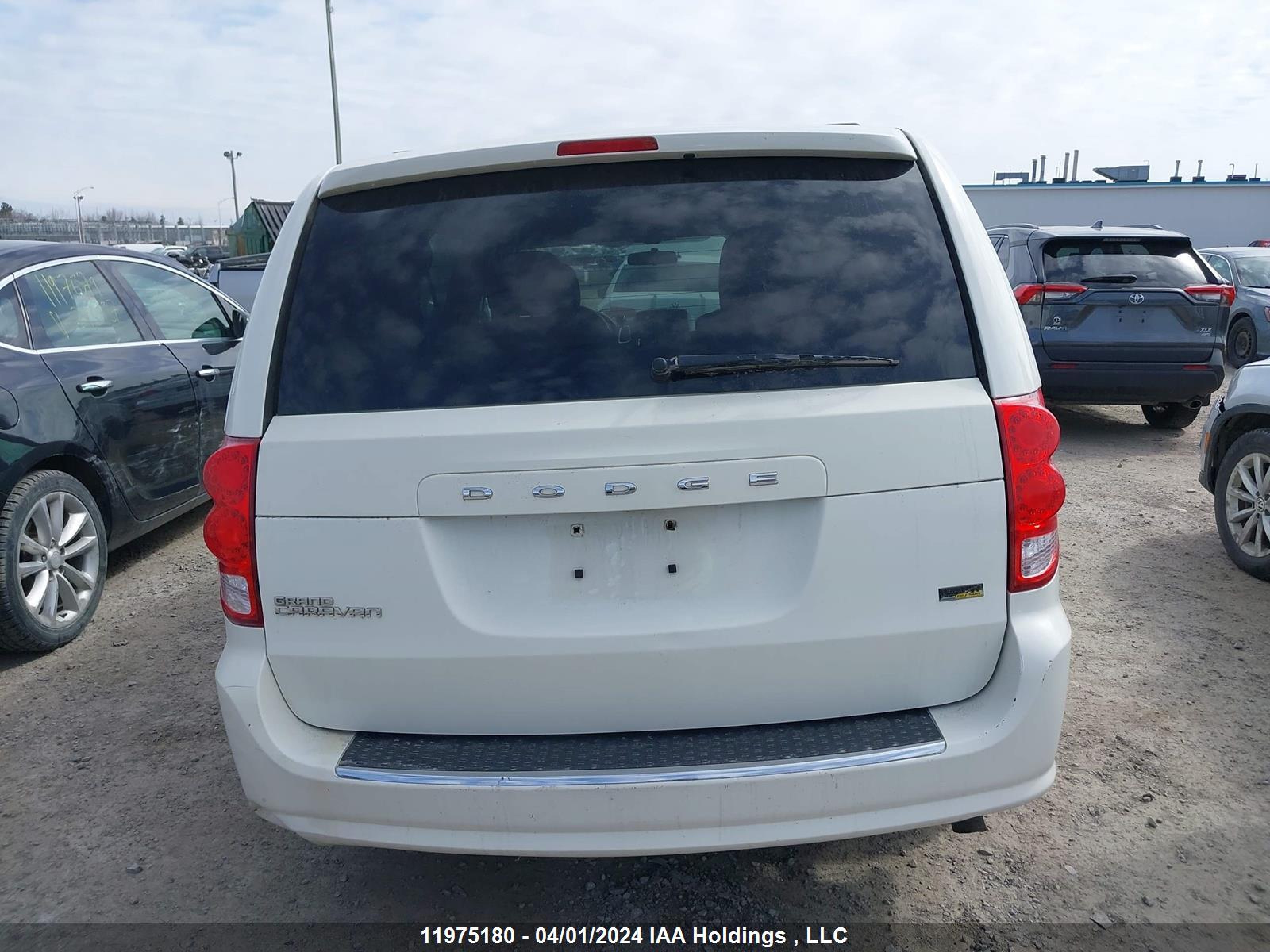 Photo 15 VIN: 2C4RDGBG9DR572727 - DODGE CARAVAN 