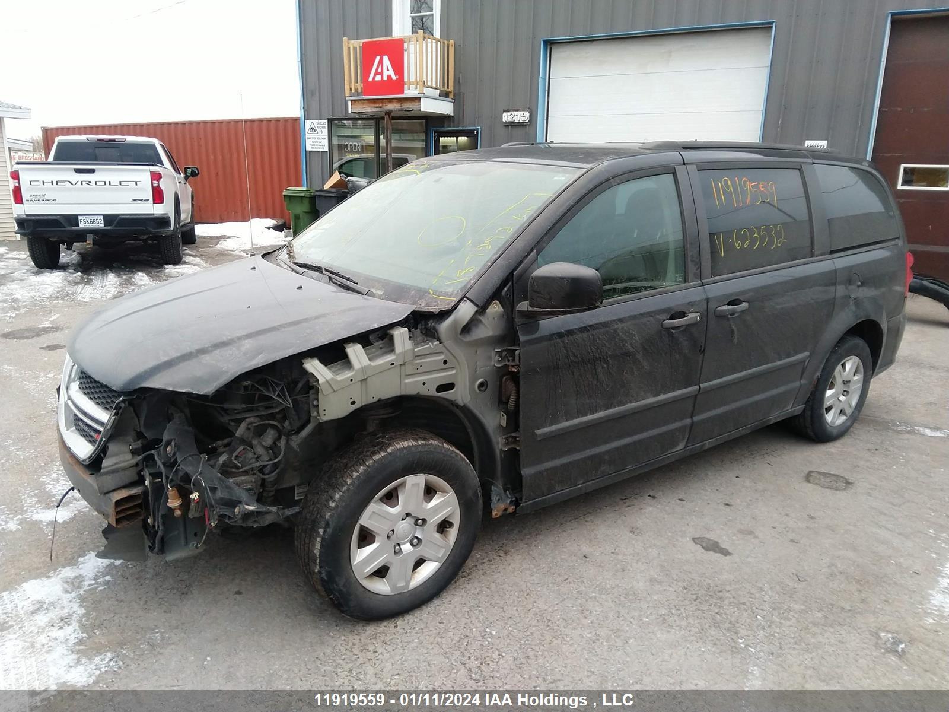 Photo 1 VIN: 2C4RDGBG9DR623532 - DODGE CARAVAN 