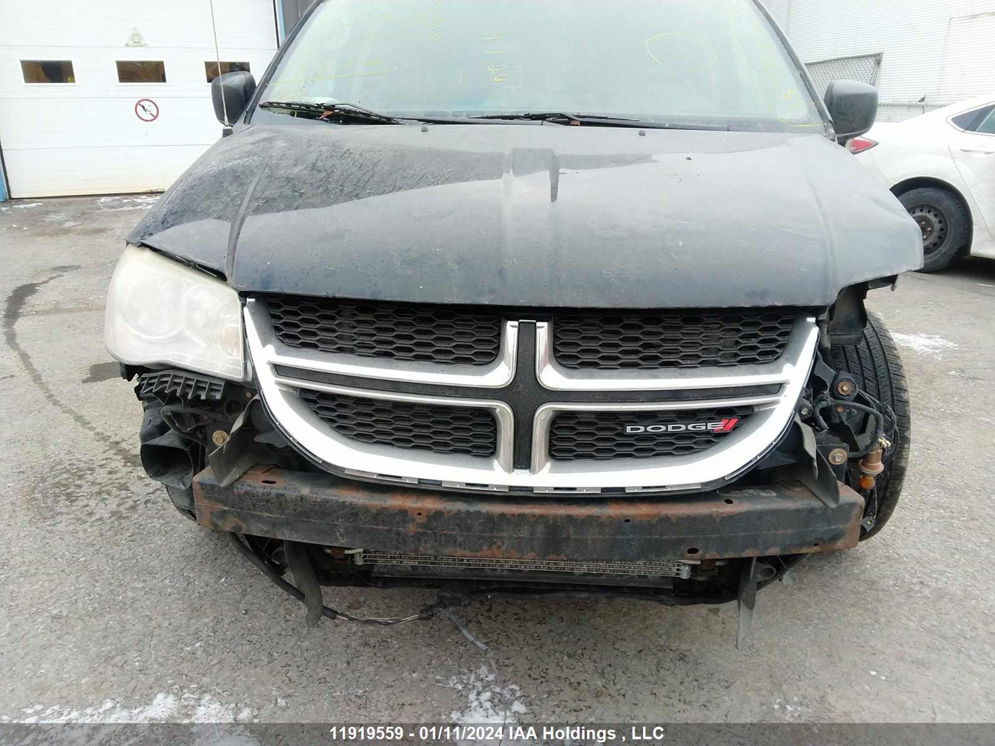 Photo 5 VIN: 2C4RDGBG9DR623532 - DODGE CARAVAN 