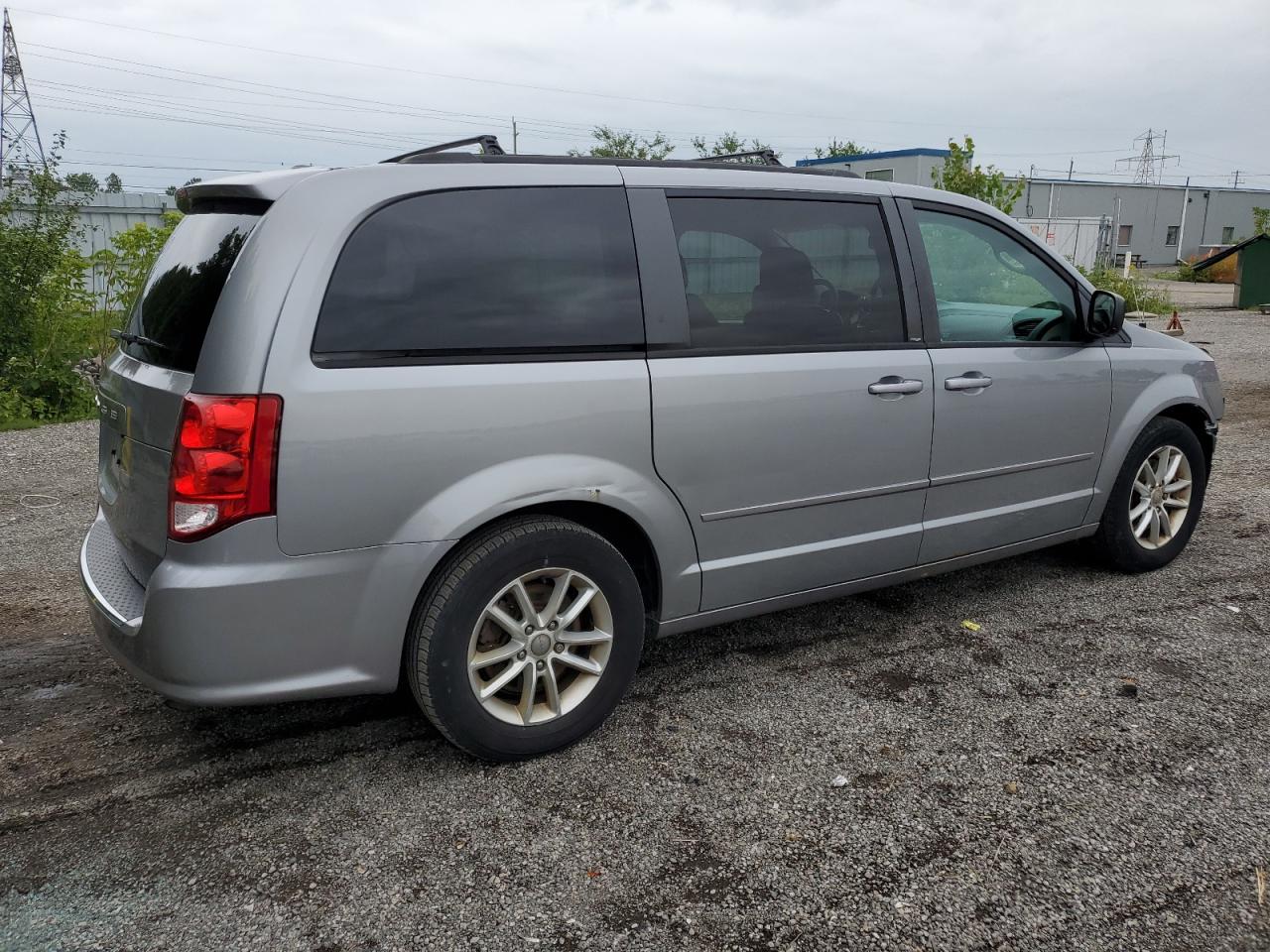 Photo 2 VIN: 2C4RDGBG9DR665358 - DODGE CARAVAN 