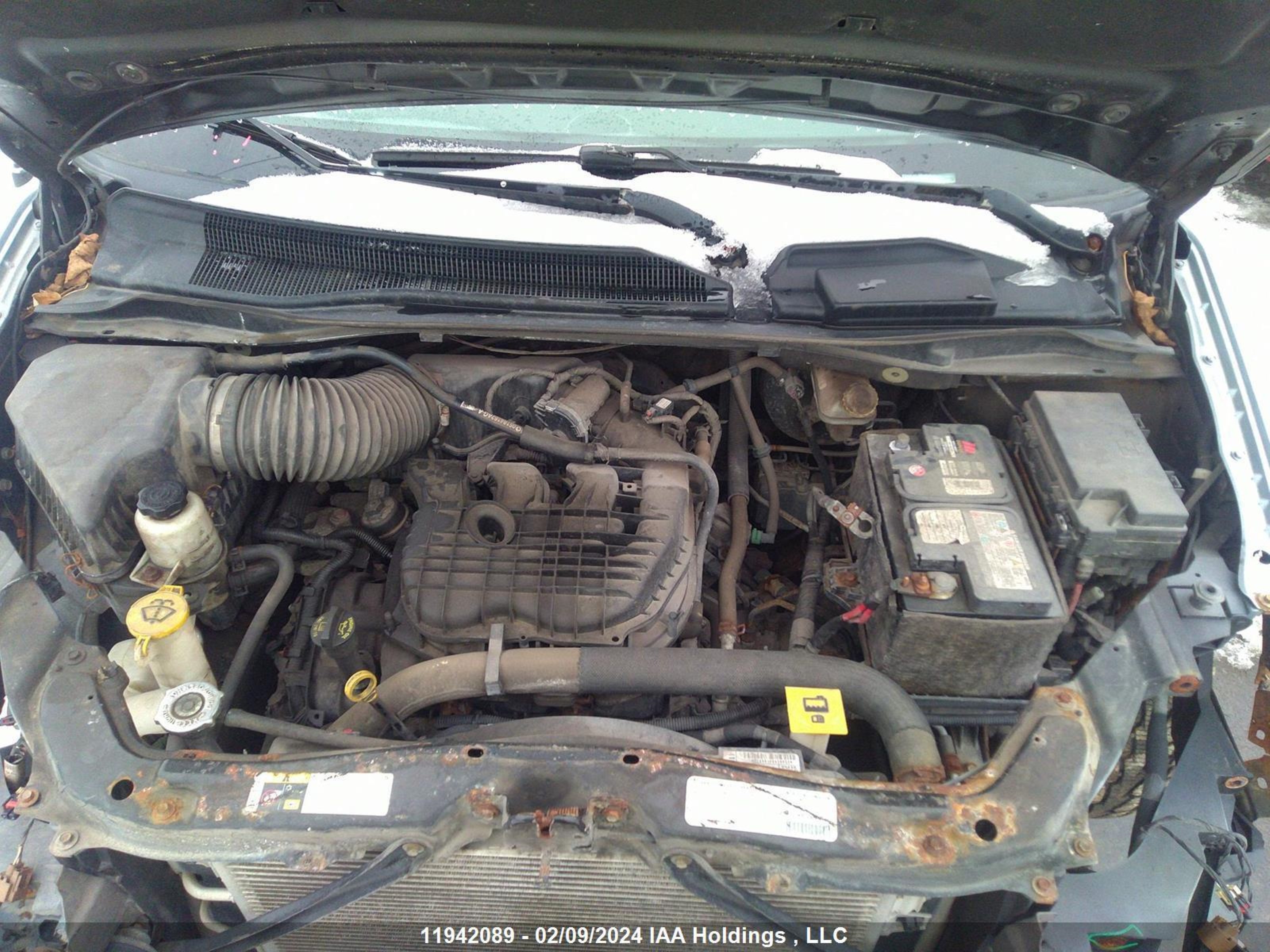 Photo 9 VIN: 2C4RDGBG9DR679194 - DODGE CARAVAN 