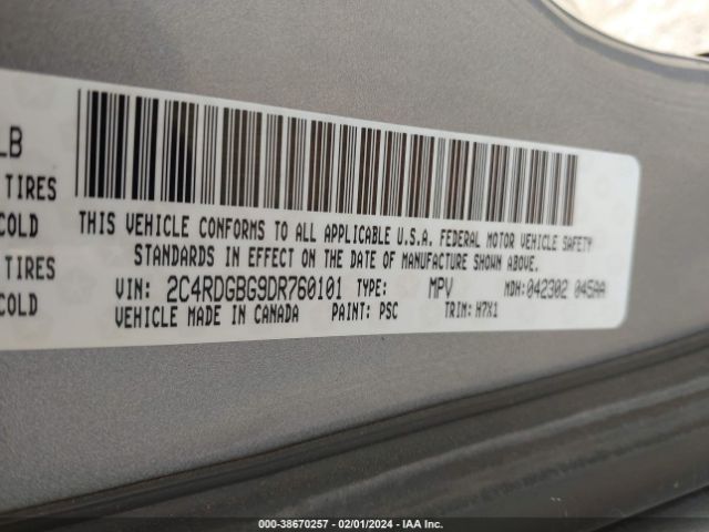 Photo 8 VIN: 2C4RDGBG9DR760101 - DODGE GRAND CARAVAN 