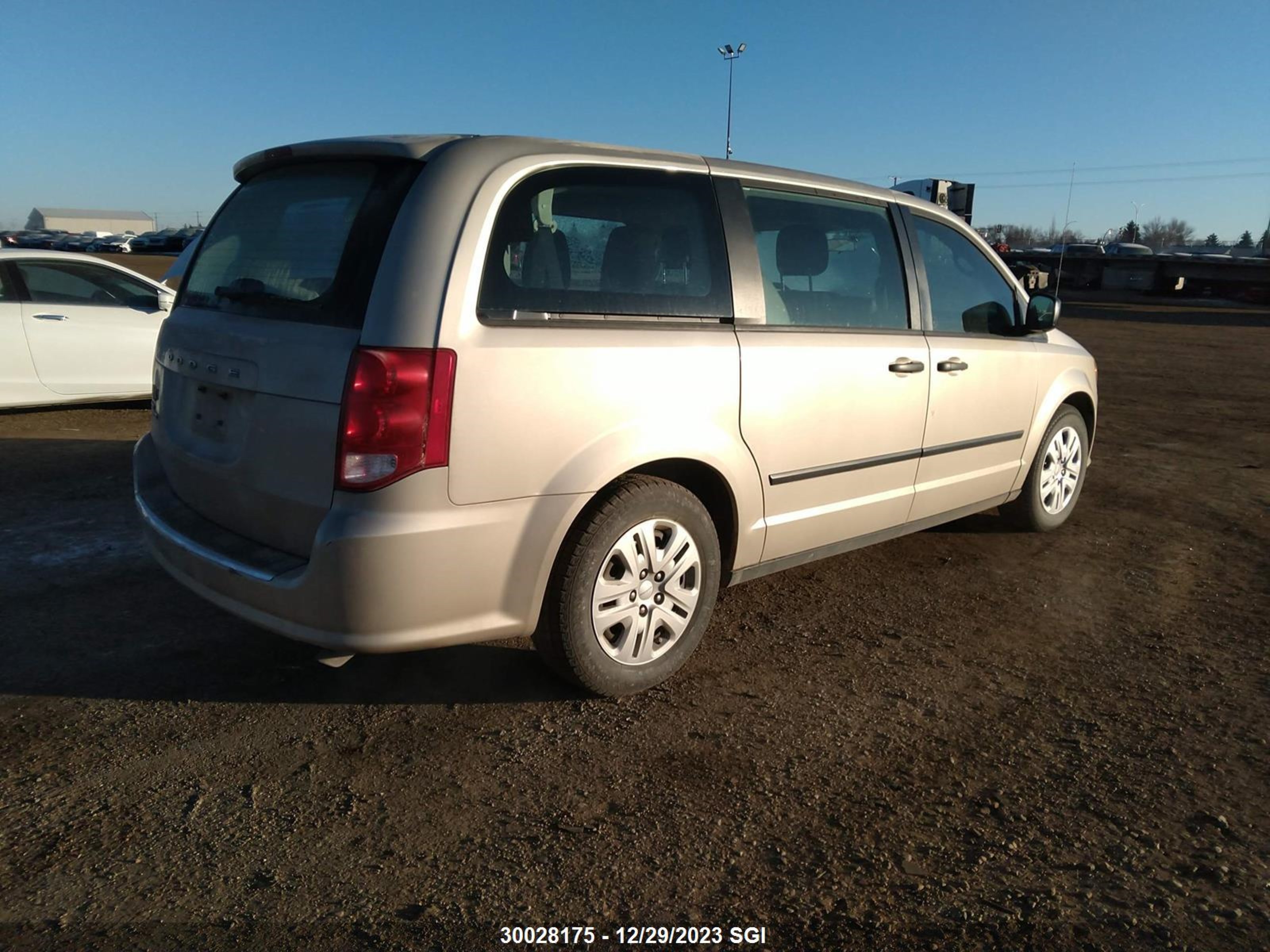 Photo 3 VIN: 2C4RDGBG9ER127664 - DODGE CARAVAN 