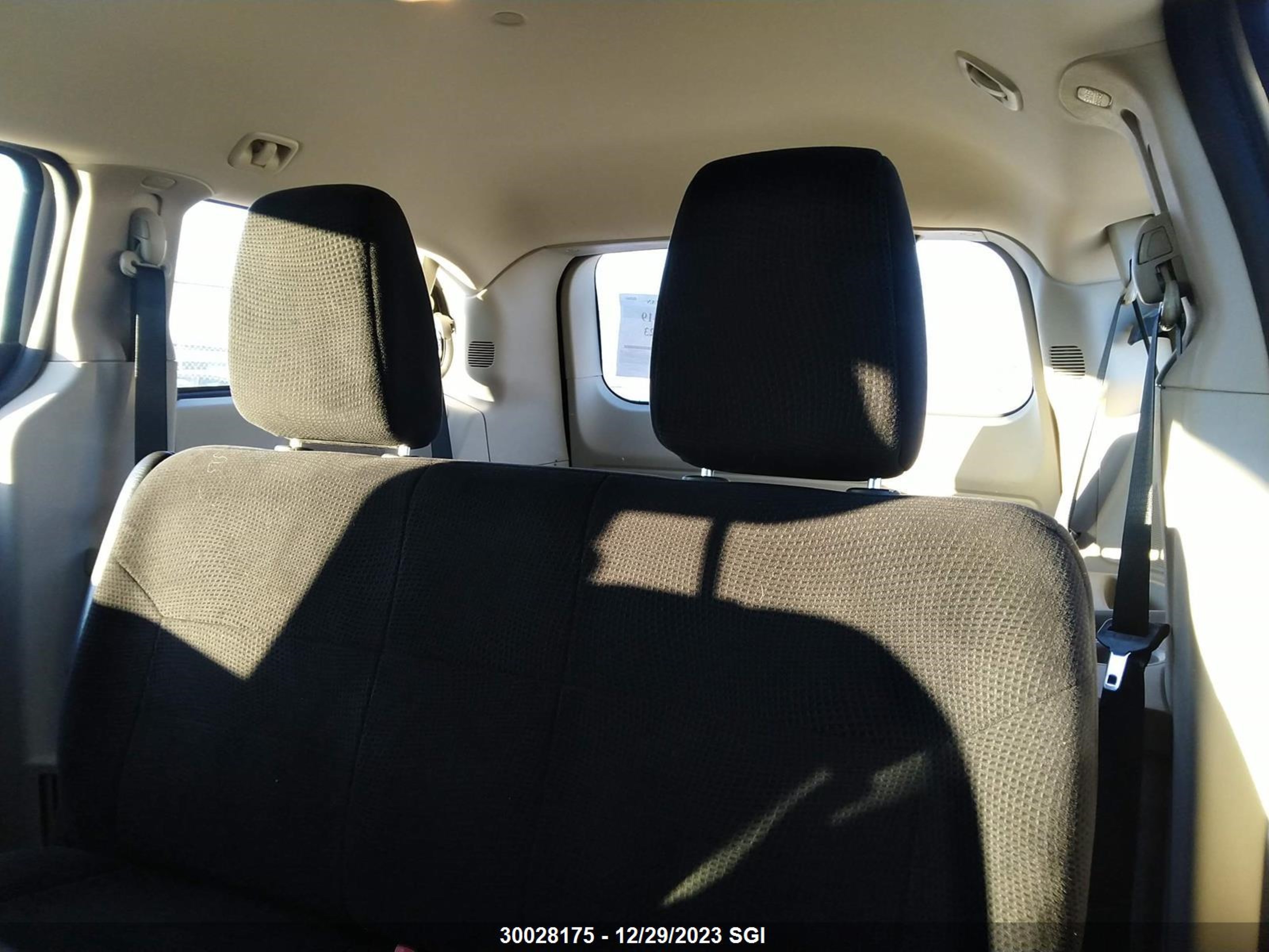 Photo 7 VIN: 2C4RDGBG9ER127664 - DODGE CARAVAN 