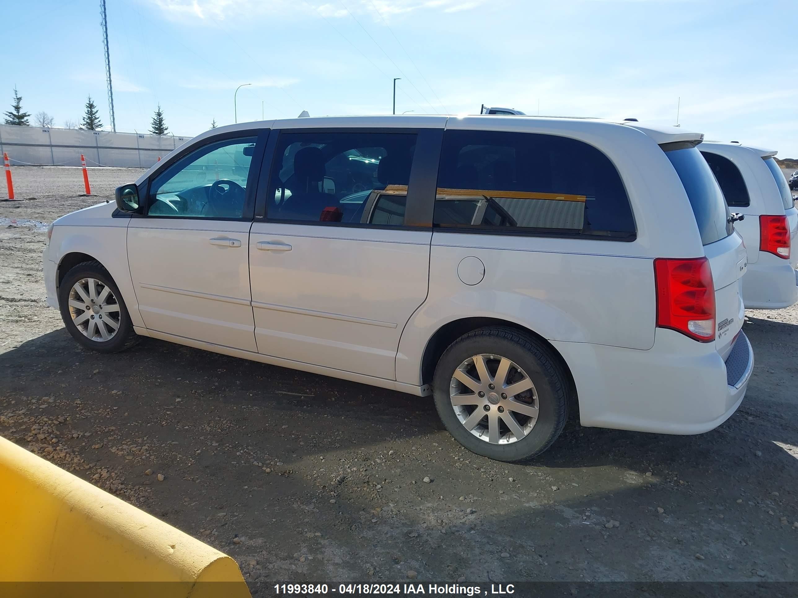 Photo 13 VIN: 2C4RDGBG9ER145274 - DODGE CARAVAN 