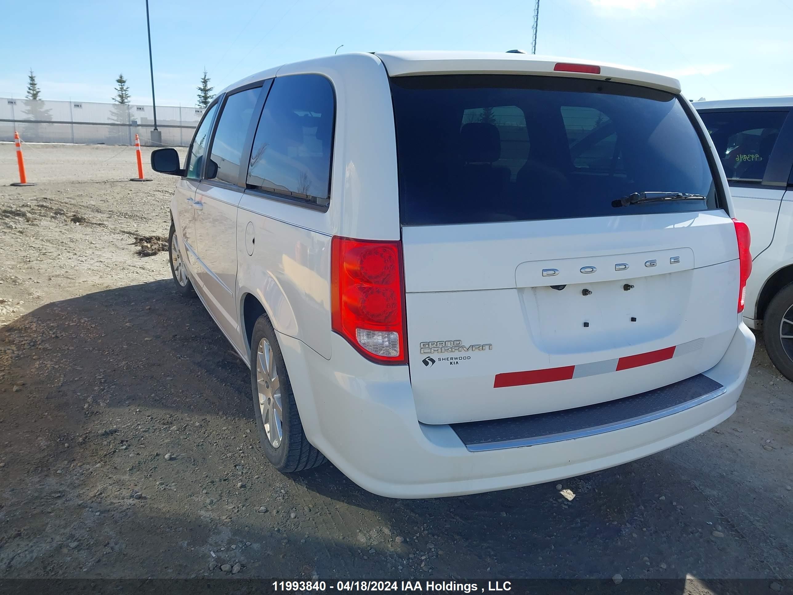 Photo 2 VIN: 2C4RDGBG9ER145274 - DODGE CARAVAN 