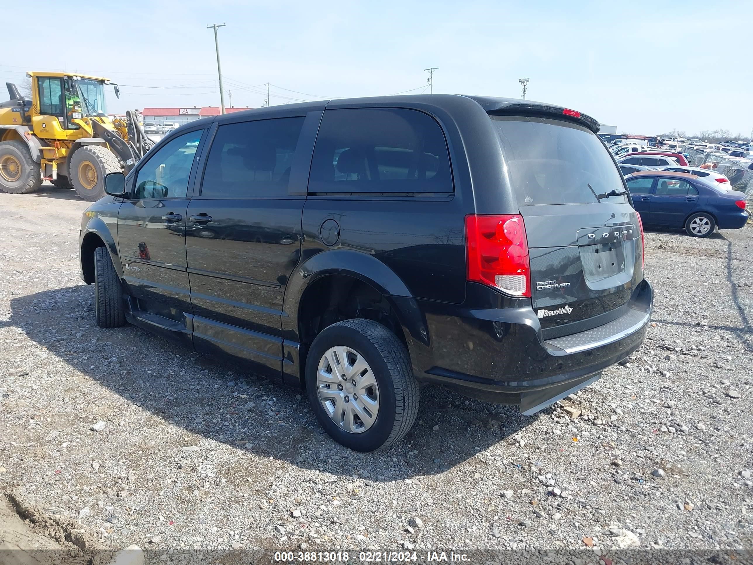 Photo 2 VIN: 2C4RDGBG9FR643251 - DODGE CARAVAN 