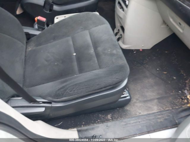 Photo 4 VIN: 2C4RDGBG9GR228450 - DODGE GRAND CARAVAN 