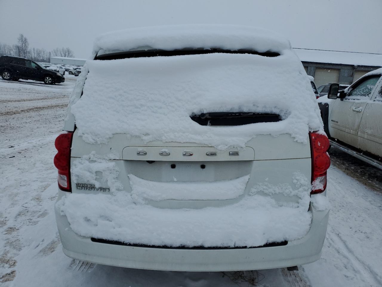 Photo 5 VIN: 2C4RDGBG9HR606963 - DODGE CARAVAN 