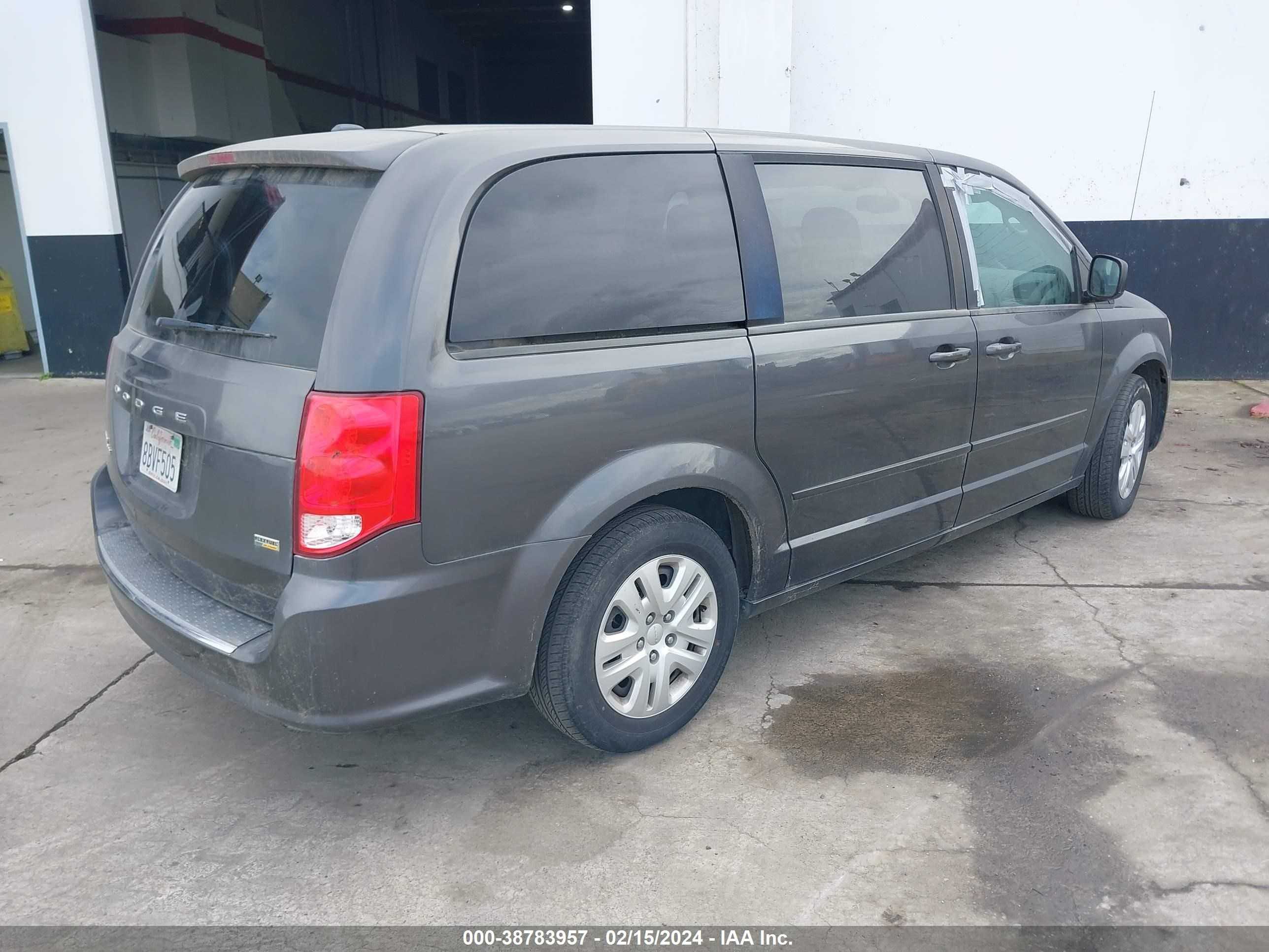 Photo 3 VIN: 2C4RDGBG9HR736760 - DODGE CARAVAN 