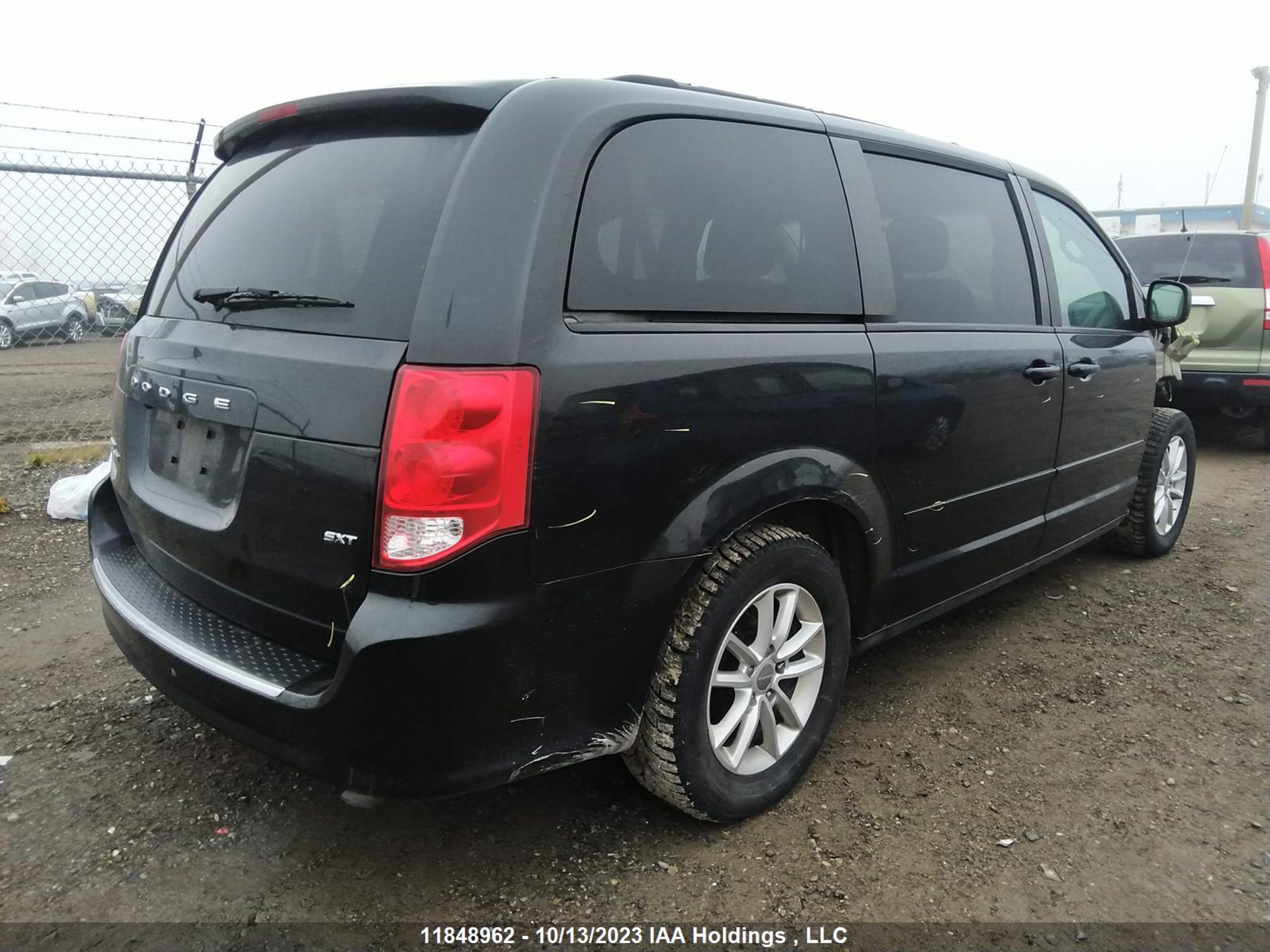 Photo 3 VIN: 2C4RDGBG9HR872340 - DODGE CARAVAN 