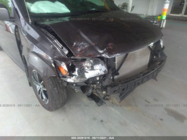 Photo 5 VIN: 2C4RDGBG9JR166684 - DODGE GRAND CARAVAN 