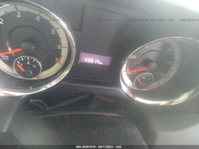 Photo 6 VIN: 2C4RDGBG9JR166684 - DODGE GRAND CARAVAN 