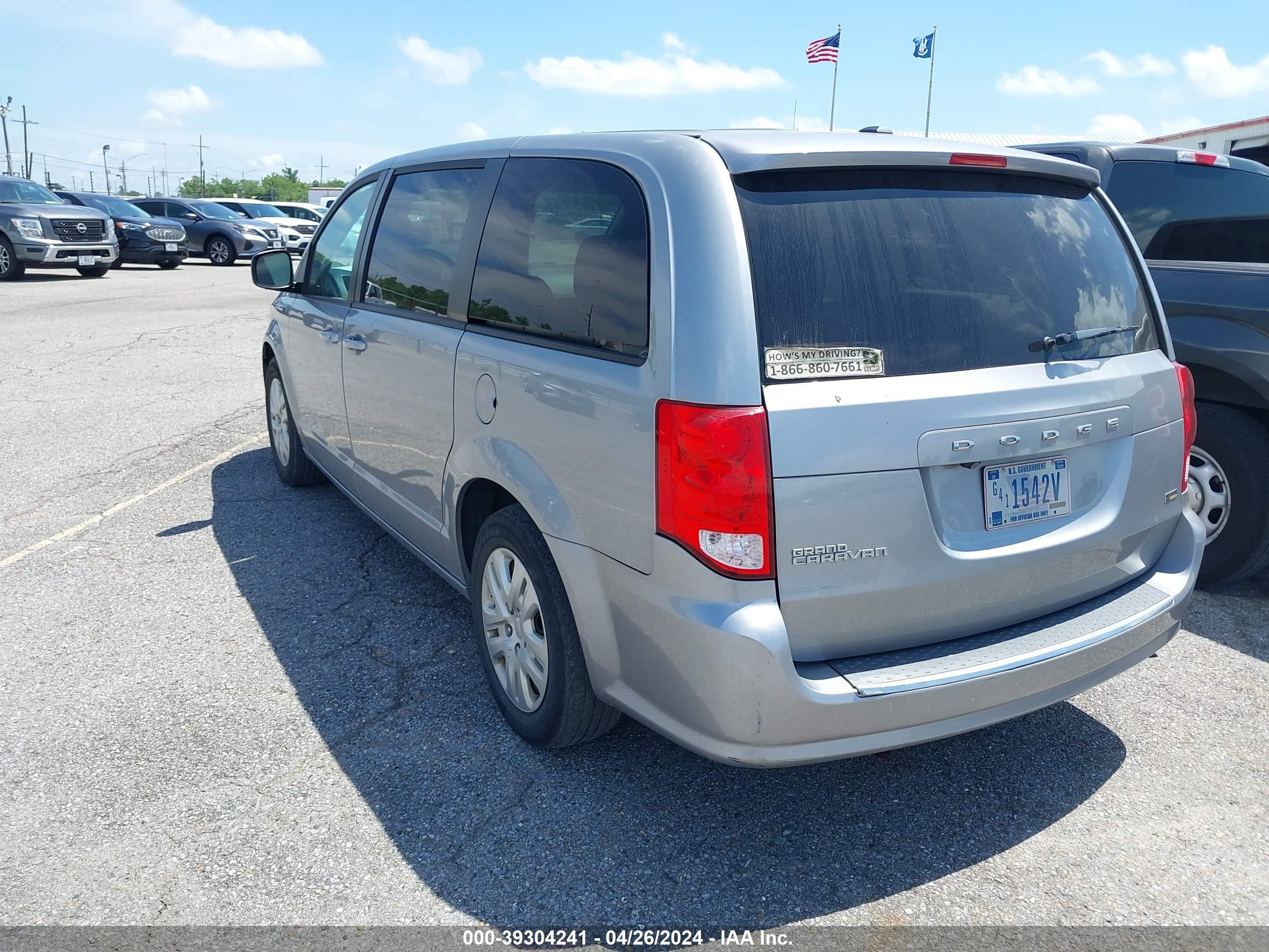 Photo 2 VIN: 2C4RDGBG9JR254893 - DODGE CARAVAN 