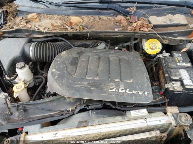 Photo 9 VIN: 2C4RDGBG9JR273279 - DODGE GRAND CARAVAN 